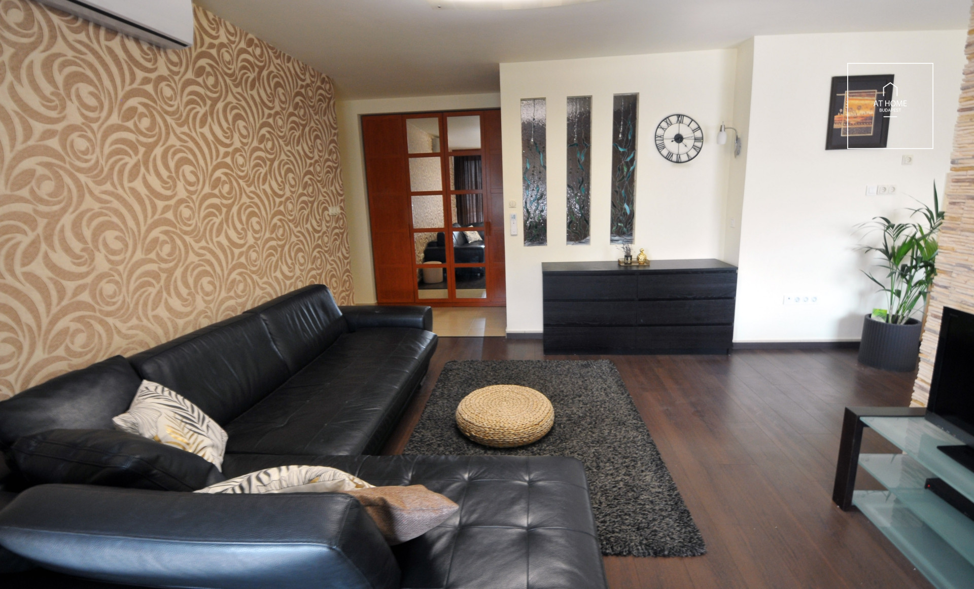 ELEGANT APARTMENT FOR SALE IN A RESINDENTIAL PARK-  XIII. DISTRICT, VIZAFOGÓ