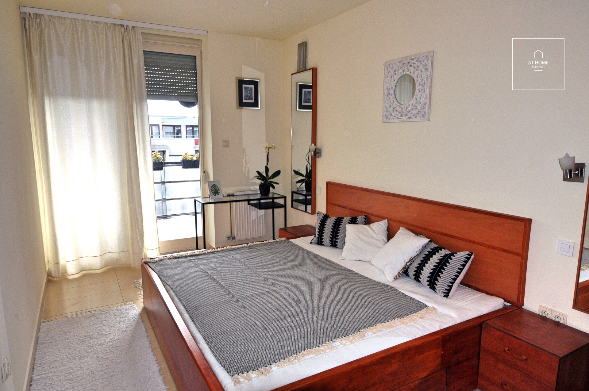 ELEGANT APARTMENT FOR SALE IN A RESINDENTIAL PARK-  XIII. DISTRICT, VIZAFOGÓ