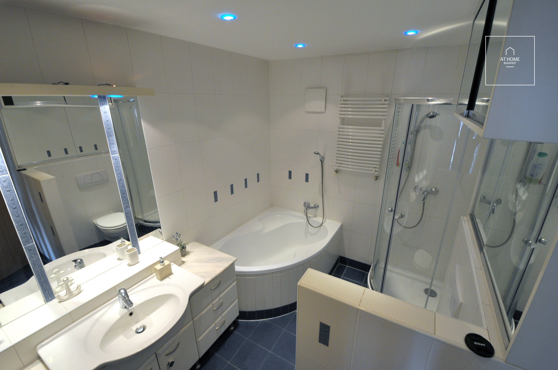 ELEGANT APARTMENT FOR SALE IN A RESINDENTIAL PARK-  XIII. DISTRICT, VIZAFOGÓ