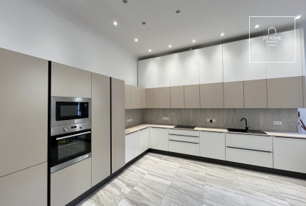 Fully renovated 114 sqm two-bedroom apartment in District I, Castle Quarter