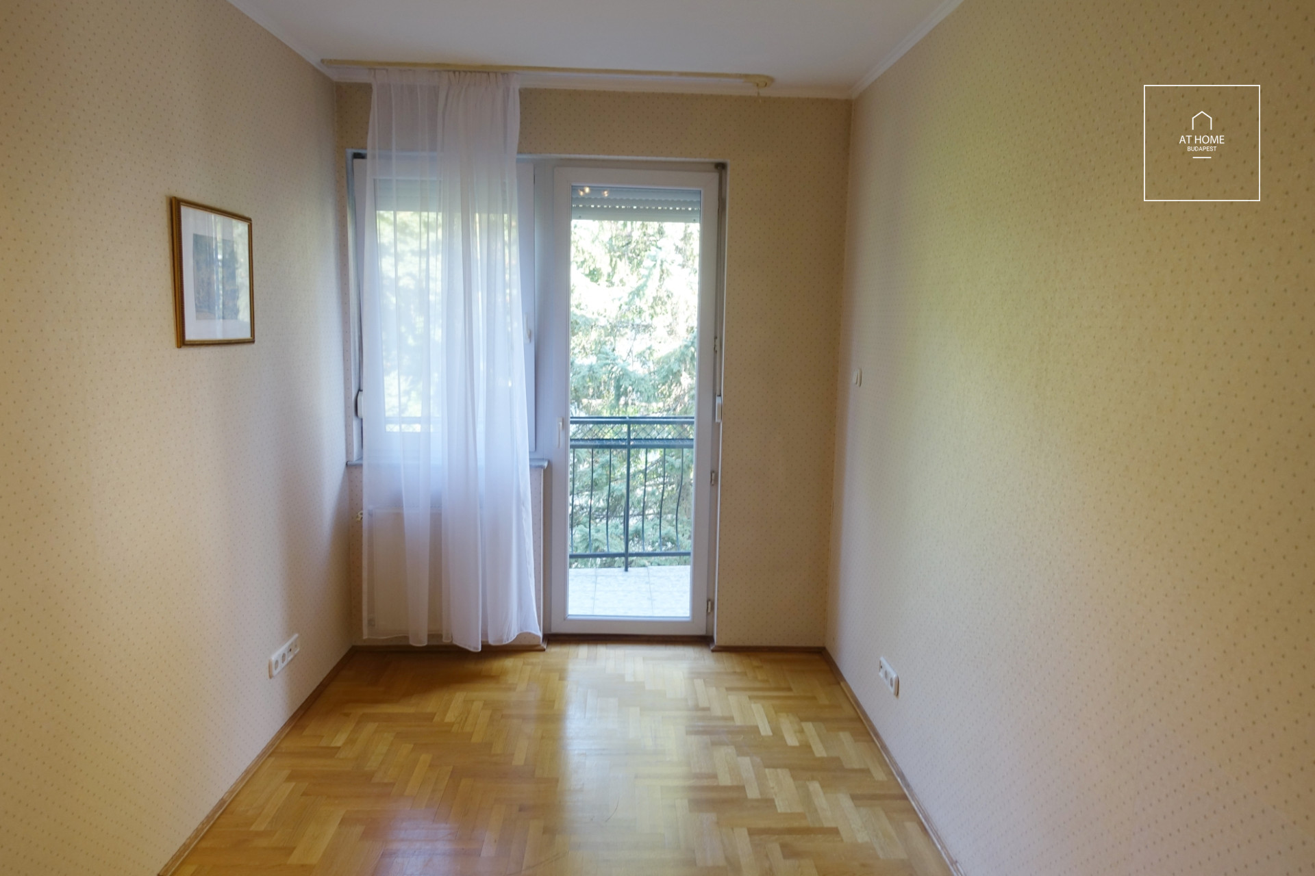 3-BR apartment for rent close to schools in the II. district