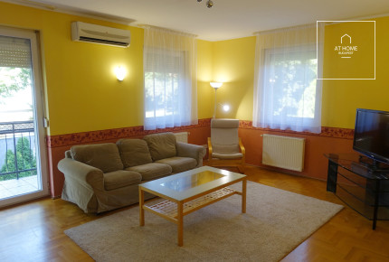 3-BR apartment for rent close to schools in the II. district