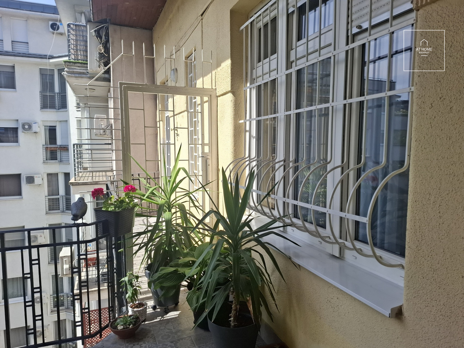 Renovated 103 sqm 2-bedroom apartment in District XIII, Újlipótváros