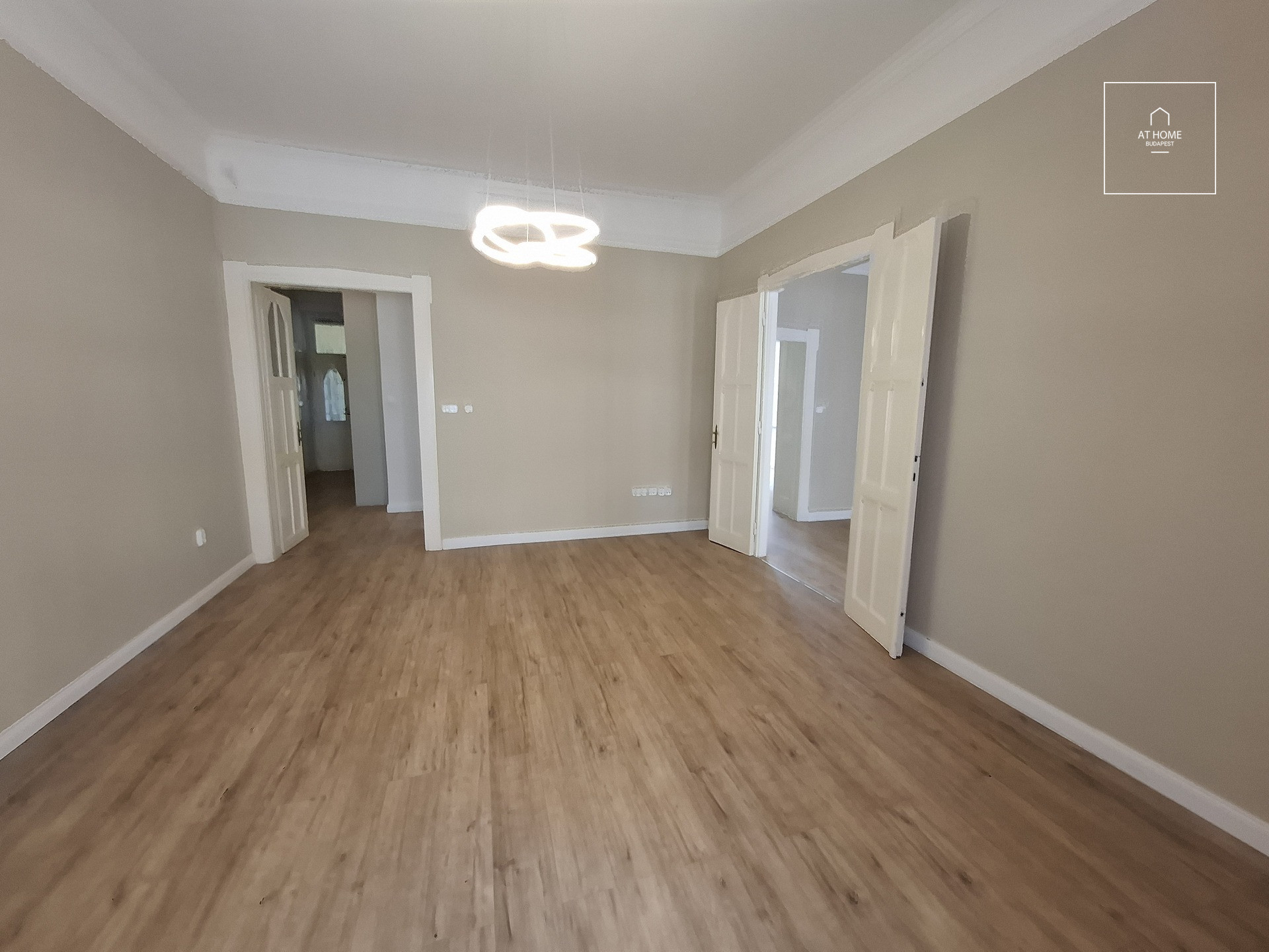 Renovated 103 sqm 2-bedroom apartment in District XIII, Újlipótváros