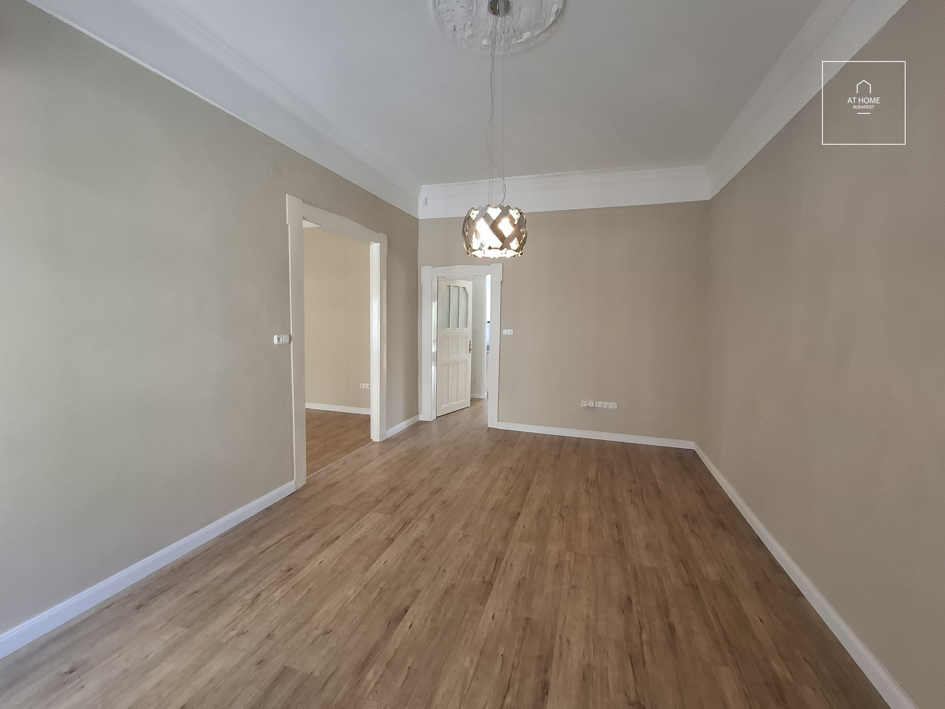 Renovated 103 sqm 2-bedroom apartment in District XIII, Újlipótváros