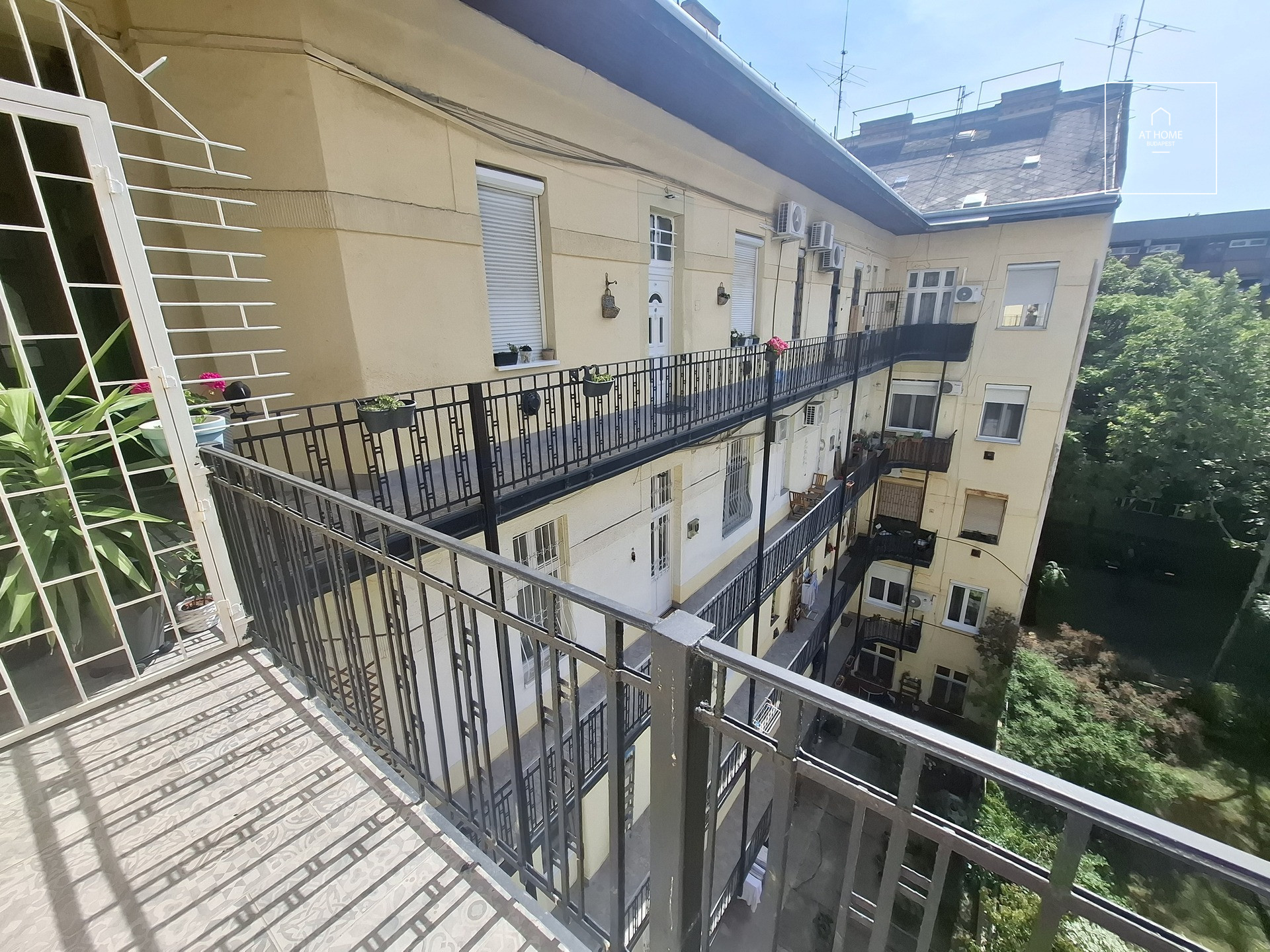 Renovated 103 sqm 2-bedroom apartment in District XIII, Újlipótváros