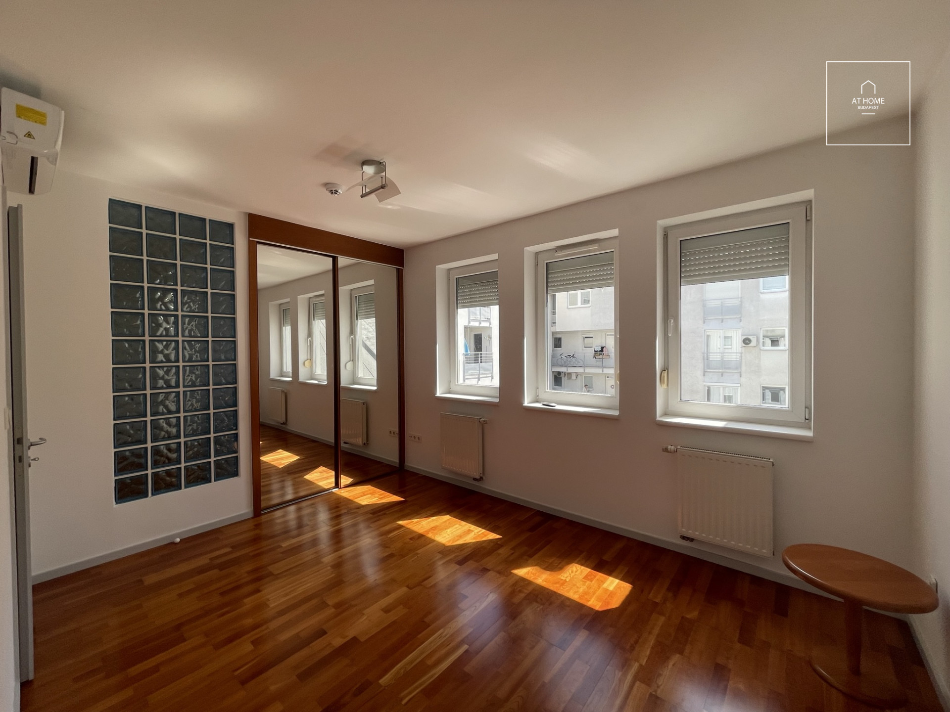 Three-bedroom apartment with terrace for rent Budapest XIII. district Újlipotváros