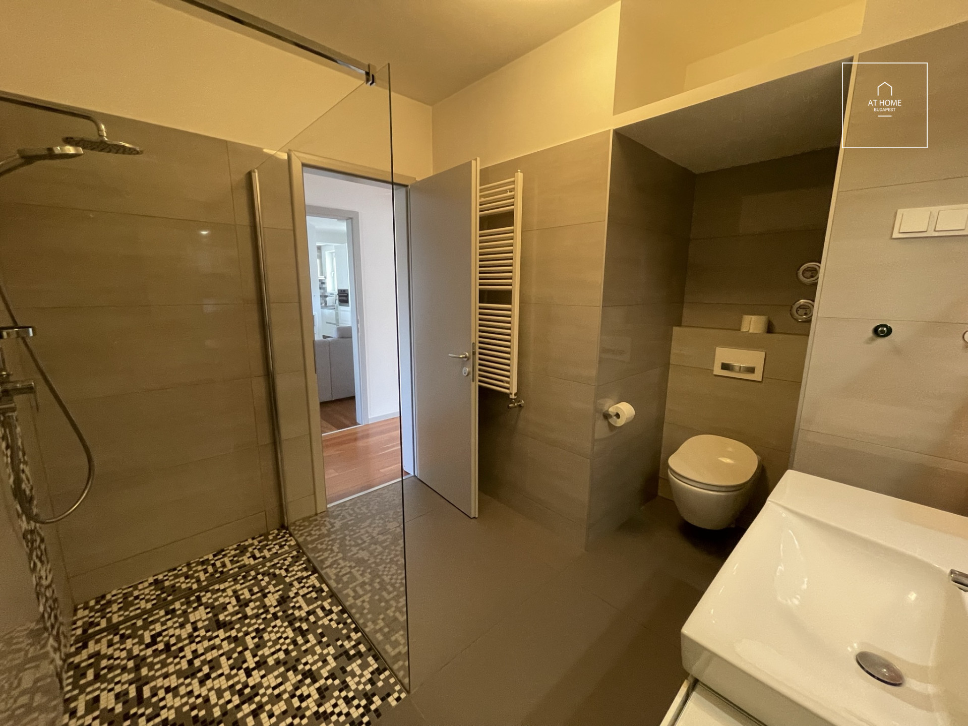 Three-bedroom apartment with terrace for rent Budapest XIII. district Újlipotváros