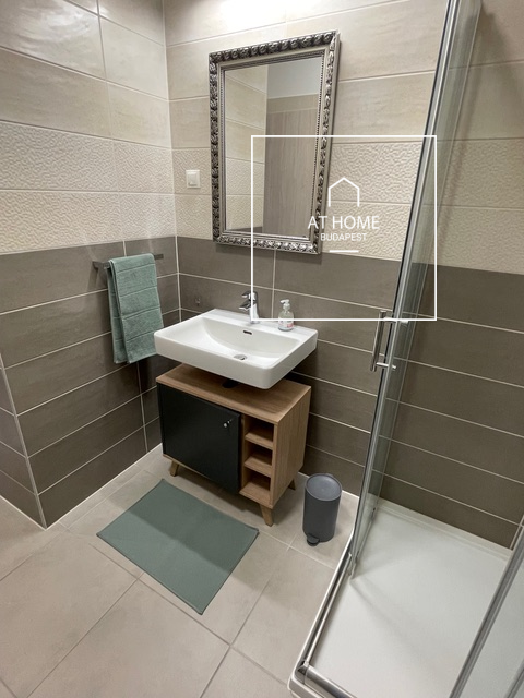 BudaPart – Exclusive 11th-floor apartment with panoramic Danube view for rent