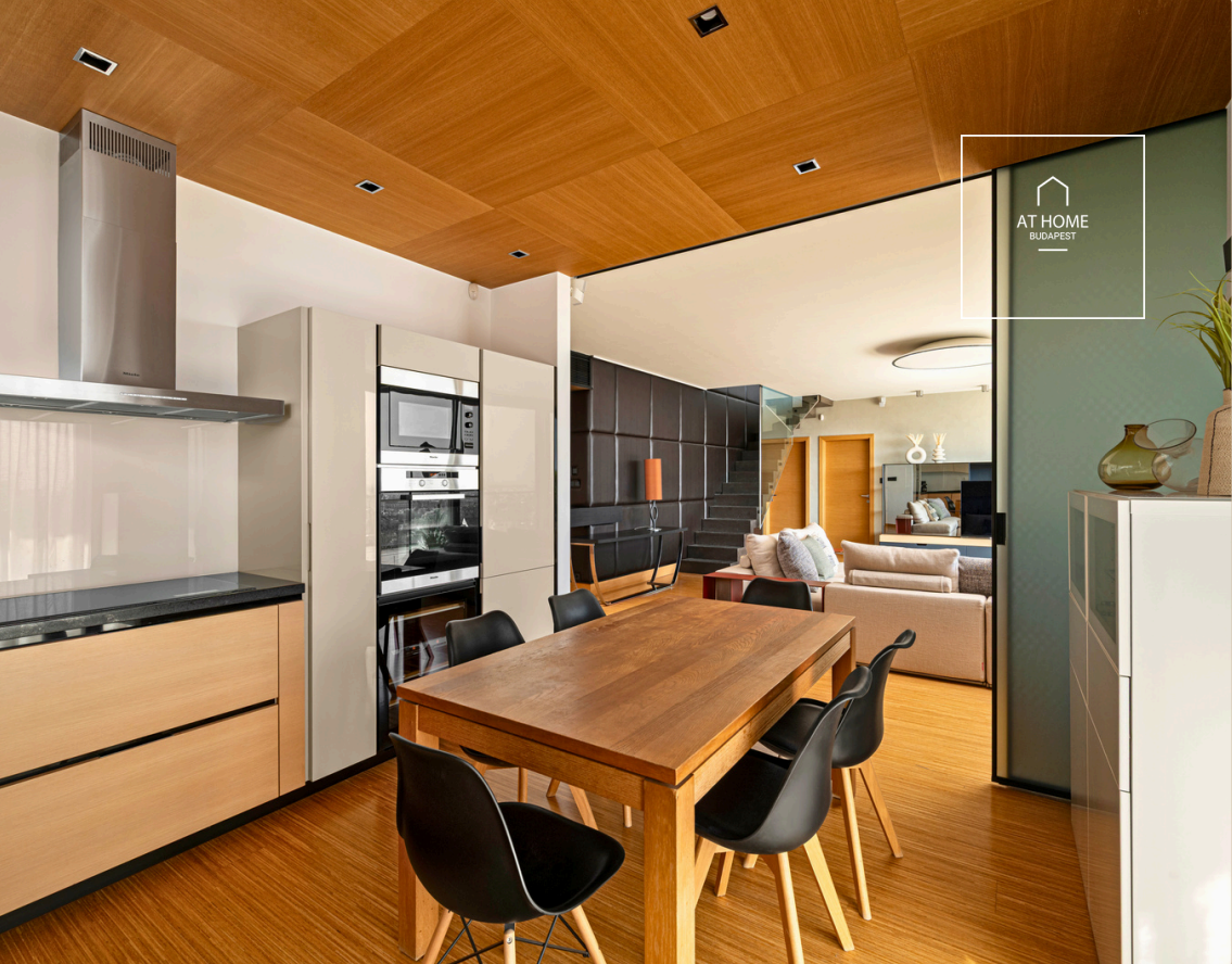 Fully renovated 3-bedroom penthouse apartment with permanent panoramic views in District II