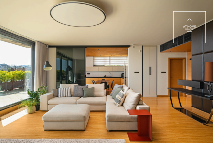 Fully renovated 3-bedroom penthouse apartment with permanent panoramic views in District II