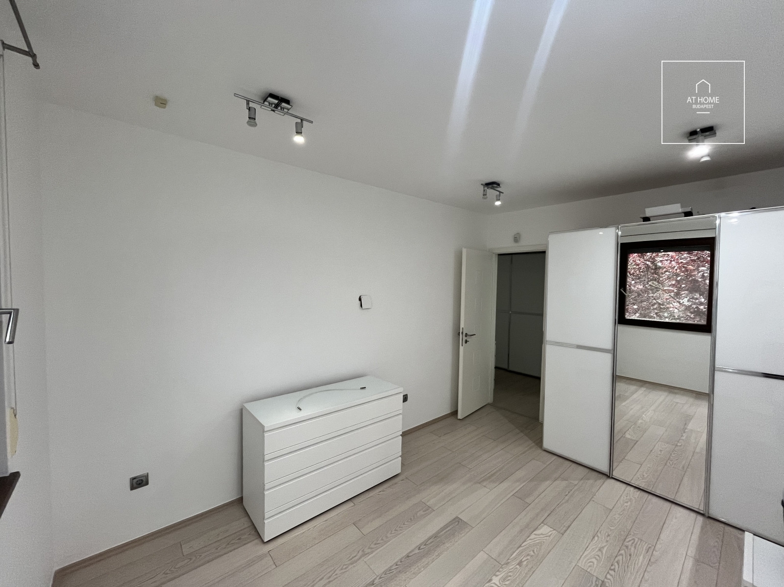 Luxurious Detached House with Indoor Pool in Rózsadomb, District II