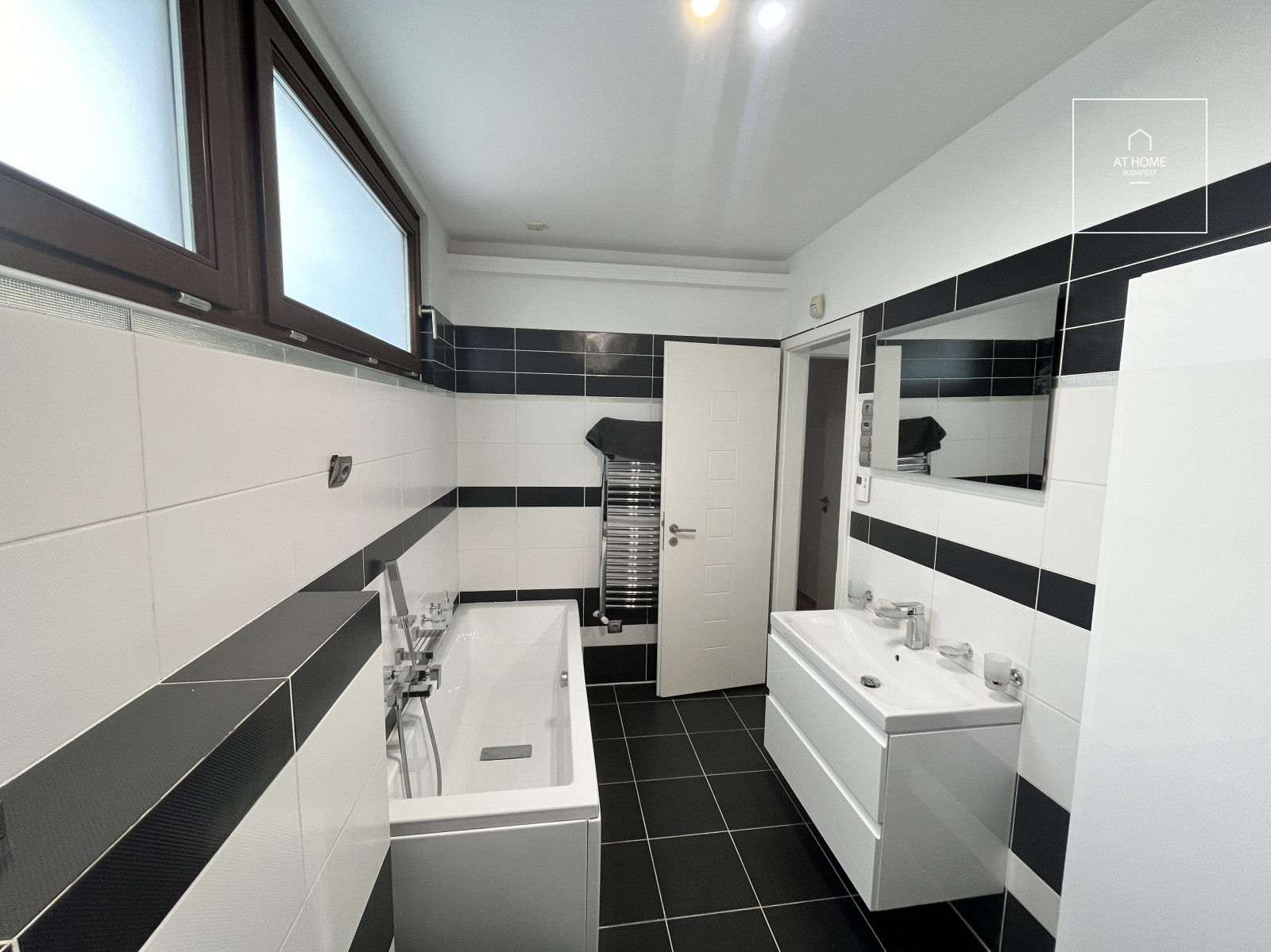 Luxurious Detached House with Indoor Pool in Rózsadomb, District II