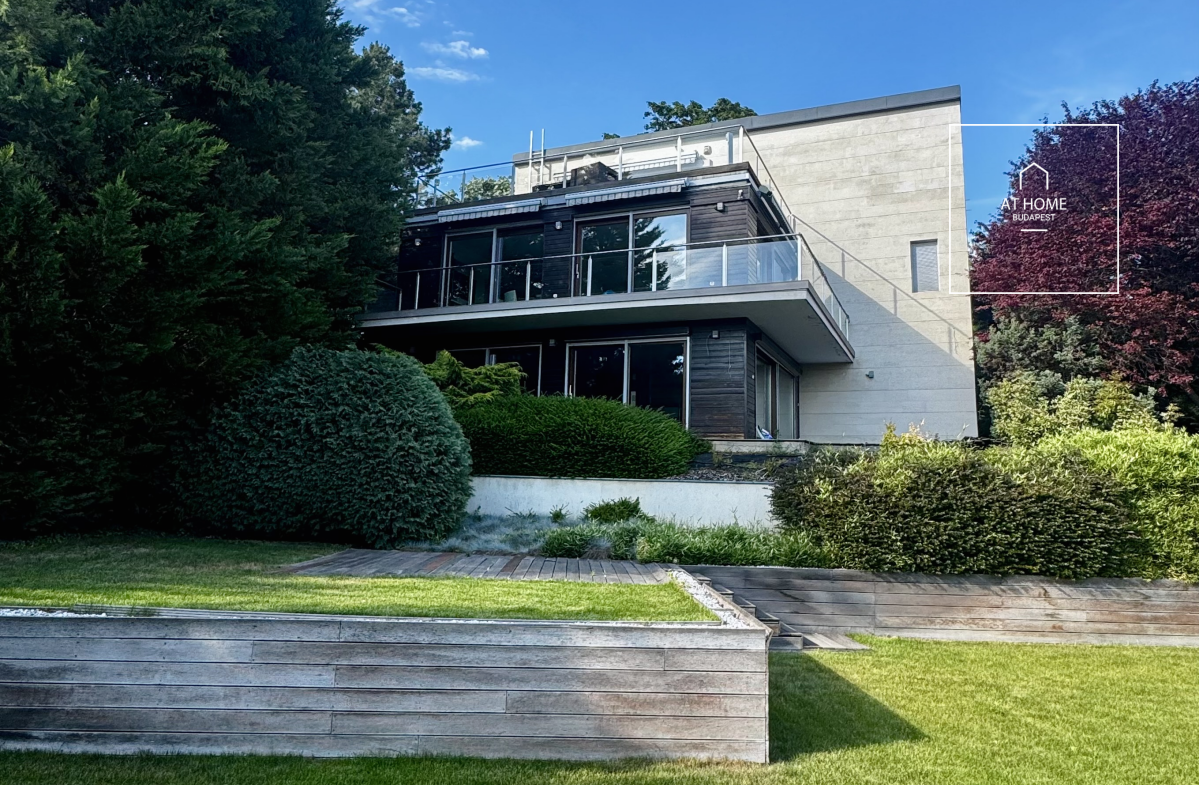 Luxurious Villa with Indoor Pool for Rent in Rózsadomb, District II