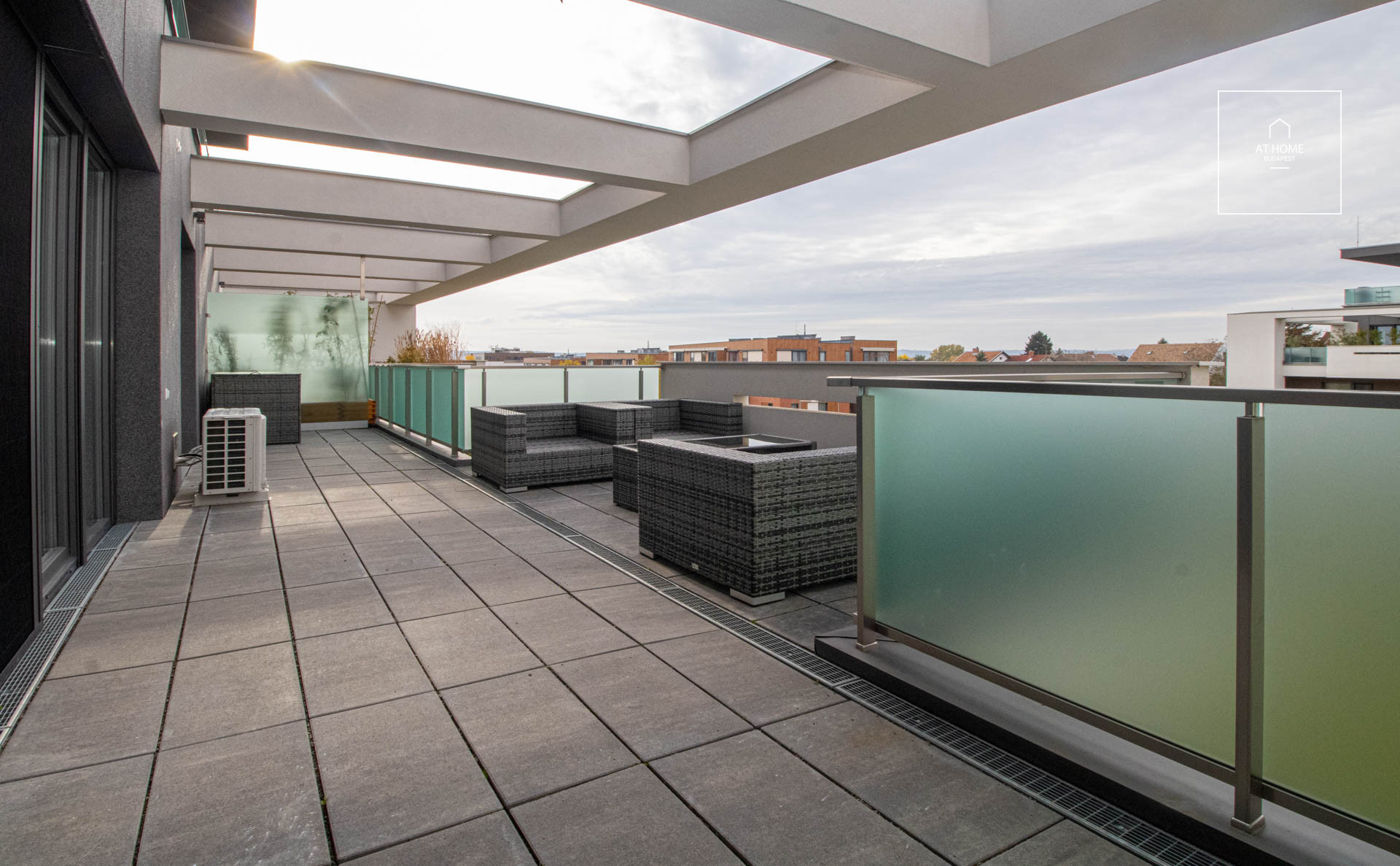 Newly-built apartment with terrace for rent, Budapest, district 11