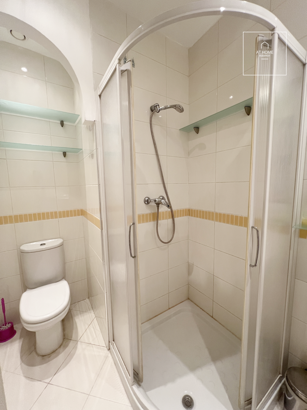 Bright and Spacious Apartment on Andrássy Boulevard