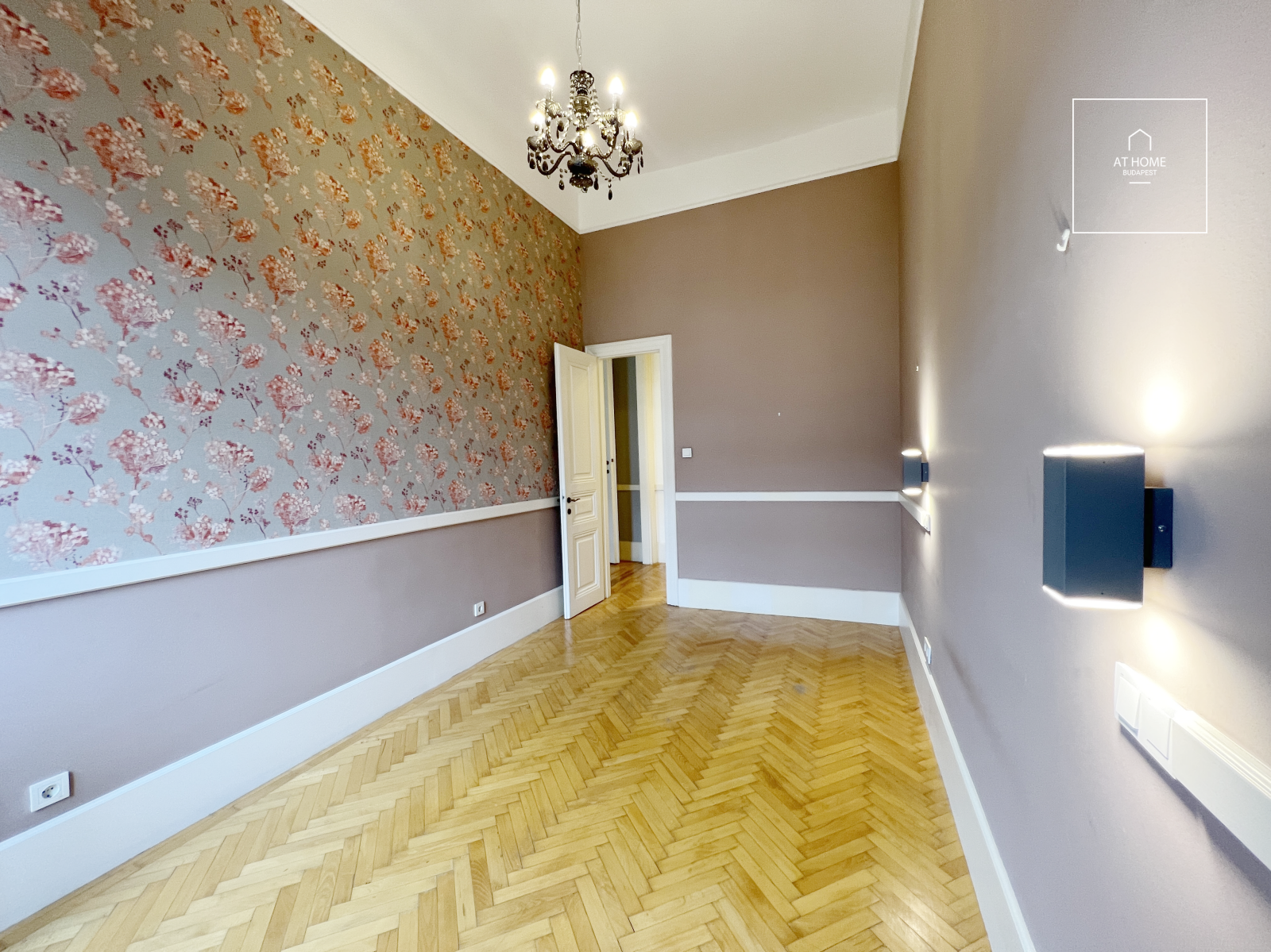 Bright and Spacious Apartment on Andrássy Boulevard