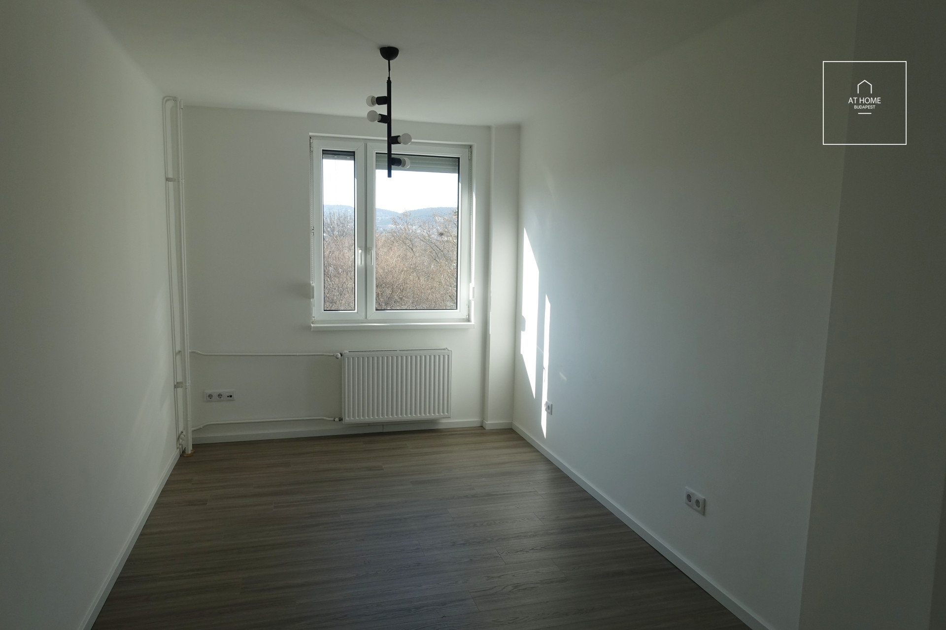 In the 13th district  of Budapest, a panoramic apartment for rent in the frequented part of Újlipótváros