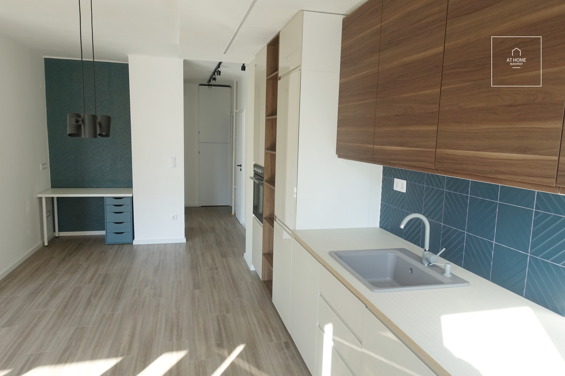 In the 13th district  of Budapest, a panoramic apartment for rent in the frequented part of Újlipótváros