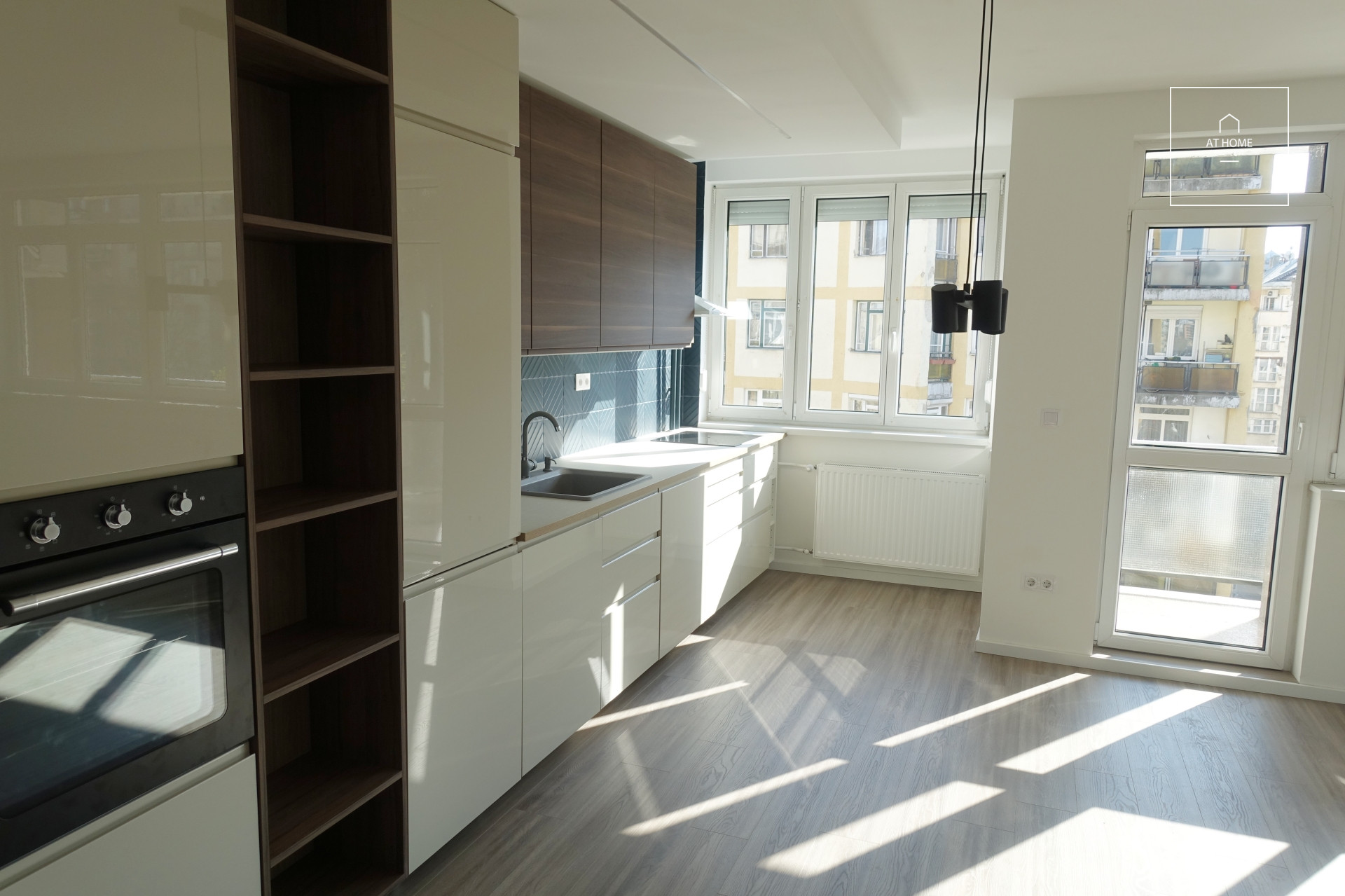 In the 13th district  of Budapest, a panoramic apartment for rent in the frequented part of Újlipótváros