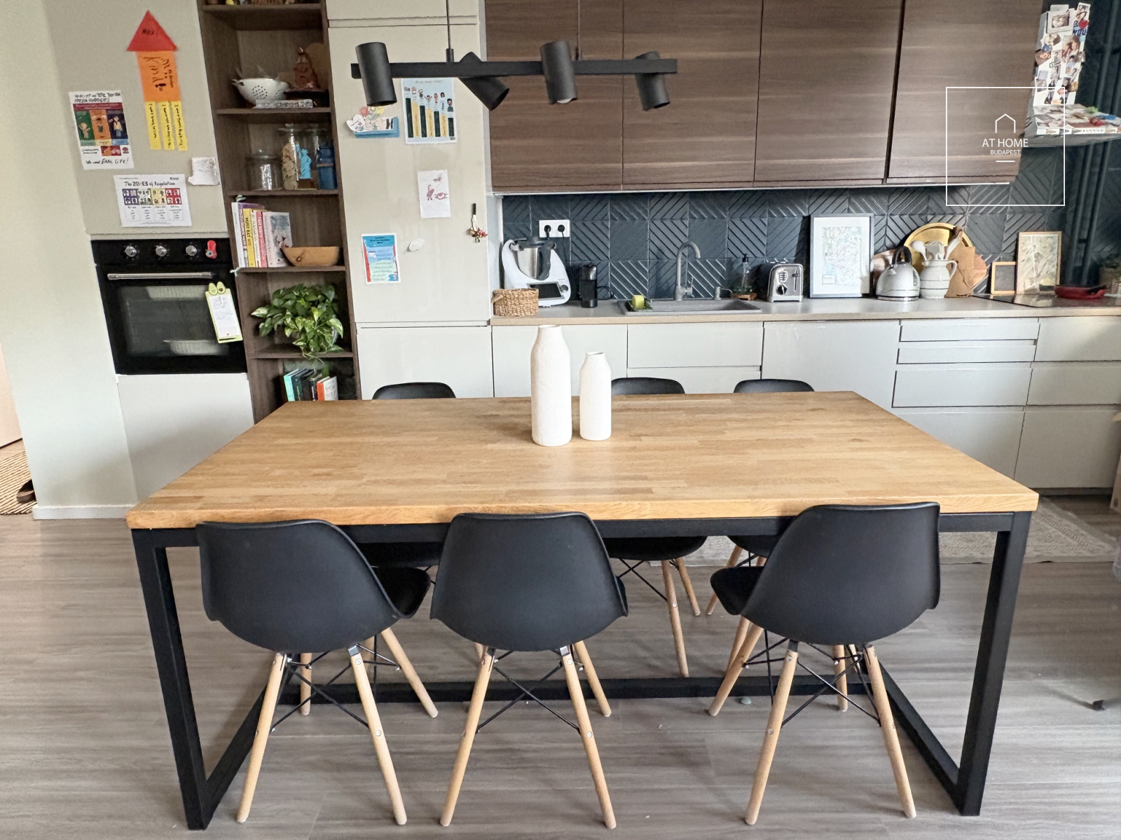 In the 13th district  of Budapest, a panoramic apartment for rent in the frequented part of Újlipótváros