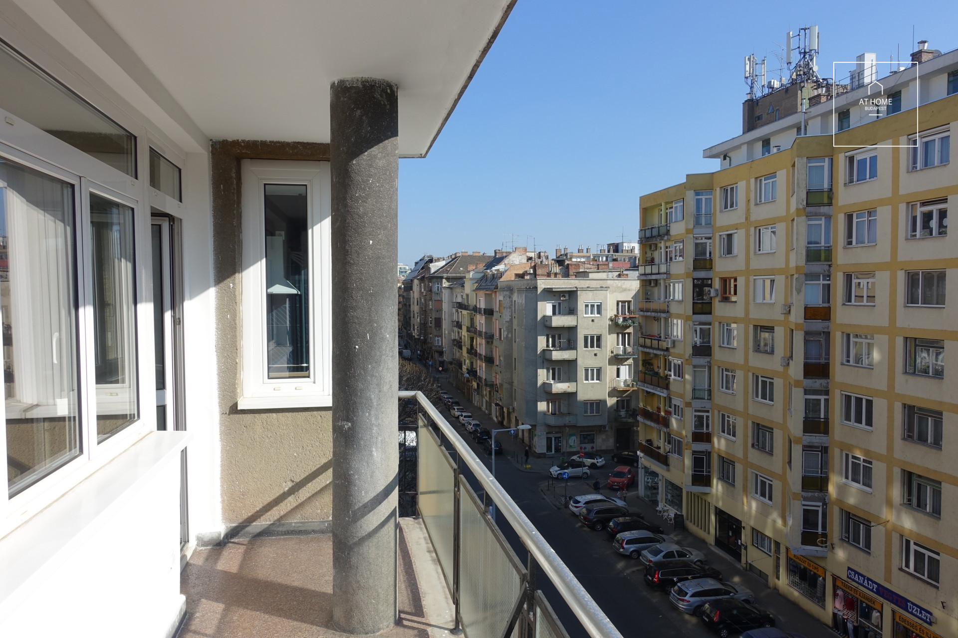 In the 13th district  of Budapest, a panoramic apartment for rent in the frequented part of Újlipótváros