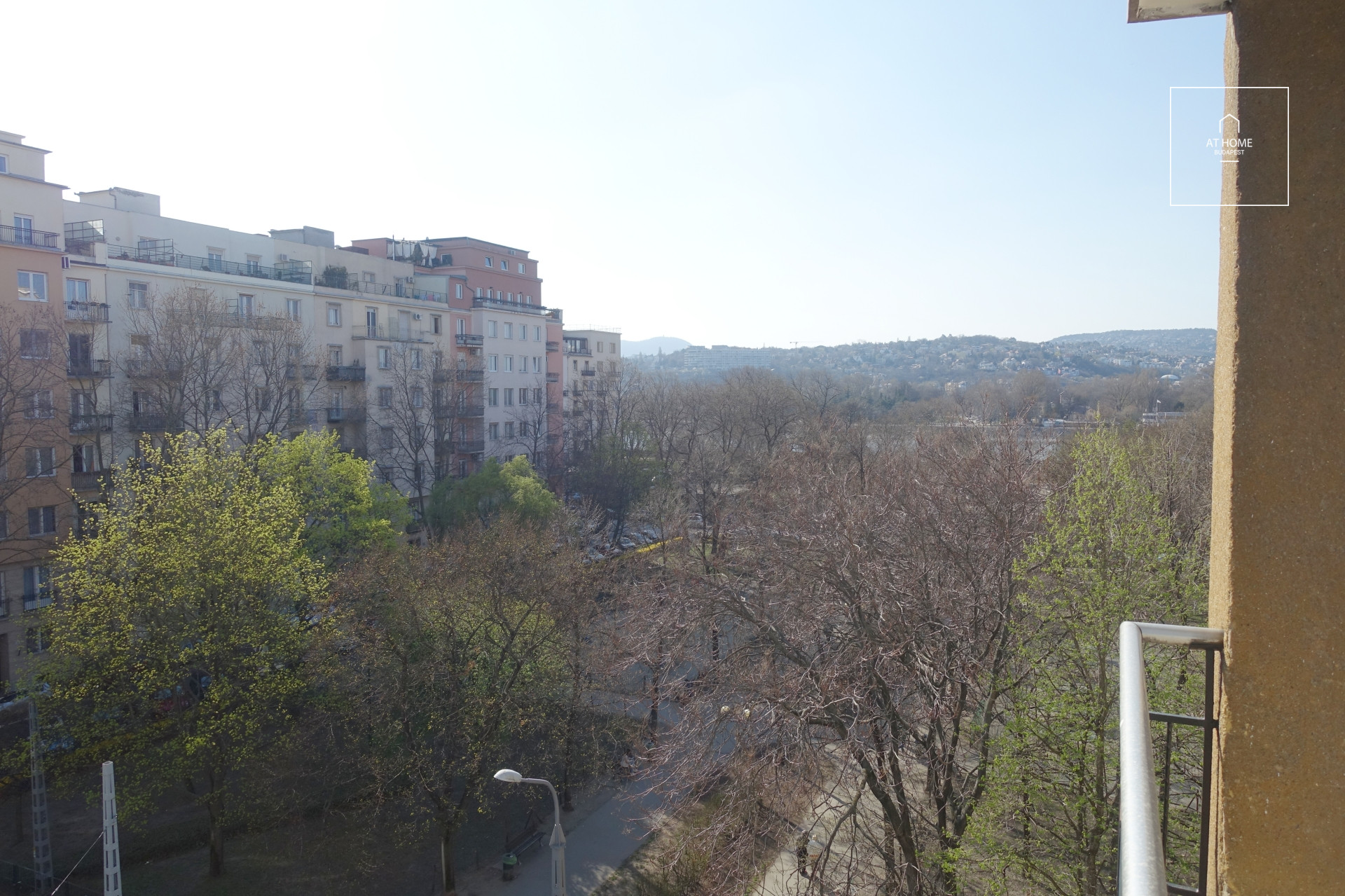 In the 13th district  of Budapest, a panoramic apartment for rent in the frequented part of Újlipótváros