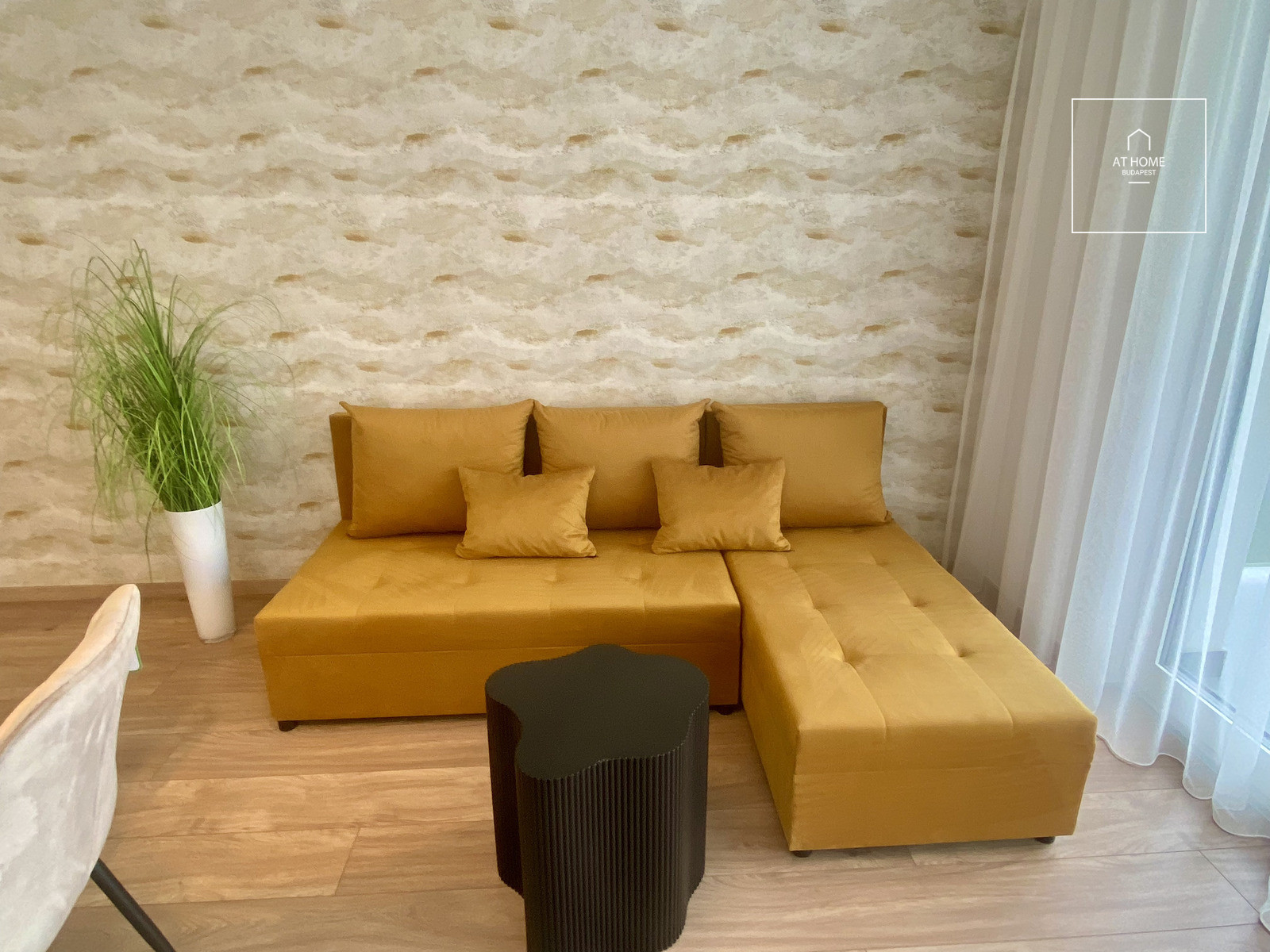 Newly-built 54 sqm Apartment with Terrace for Rent in a Condominium in Lőportárdűlő, District XIII