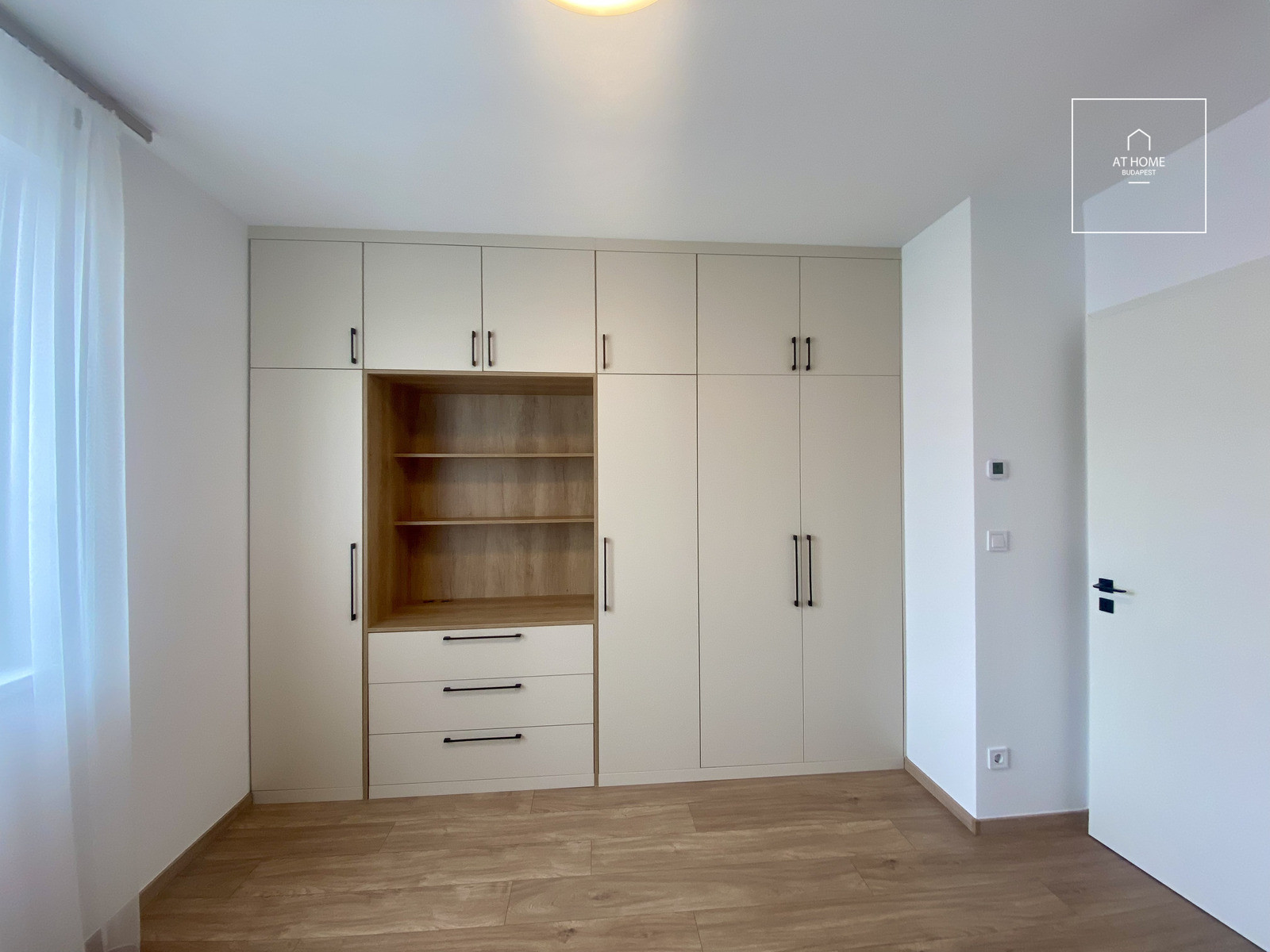 Newly-built 54 sqm Apartment with Terrace for Rent in a Condominium in Lőportárdűlő, District XIII