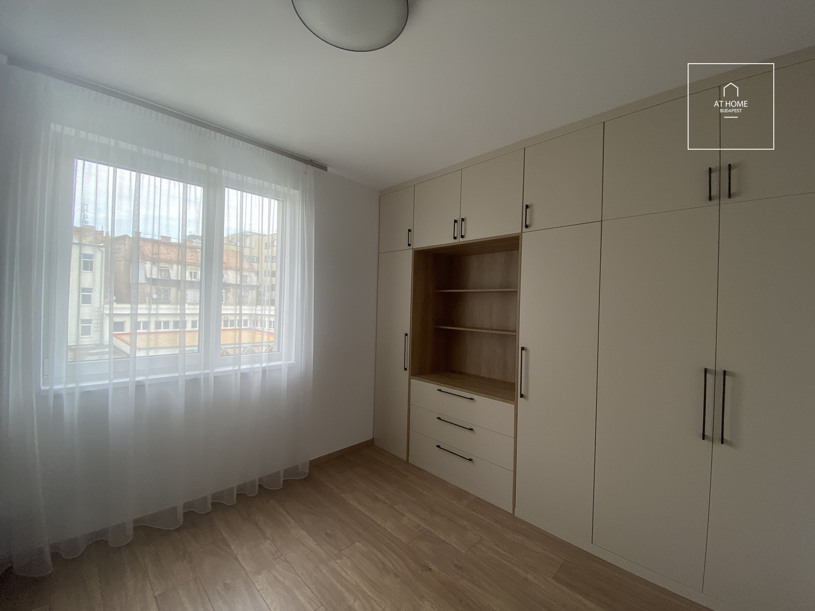 Newly-built 54 sqm Apartment with Terrace for Rent in a Condominium in Lőportárdűlő, District XIII