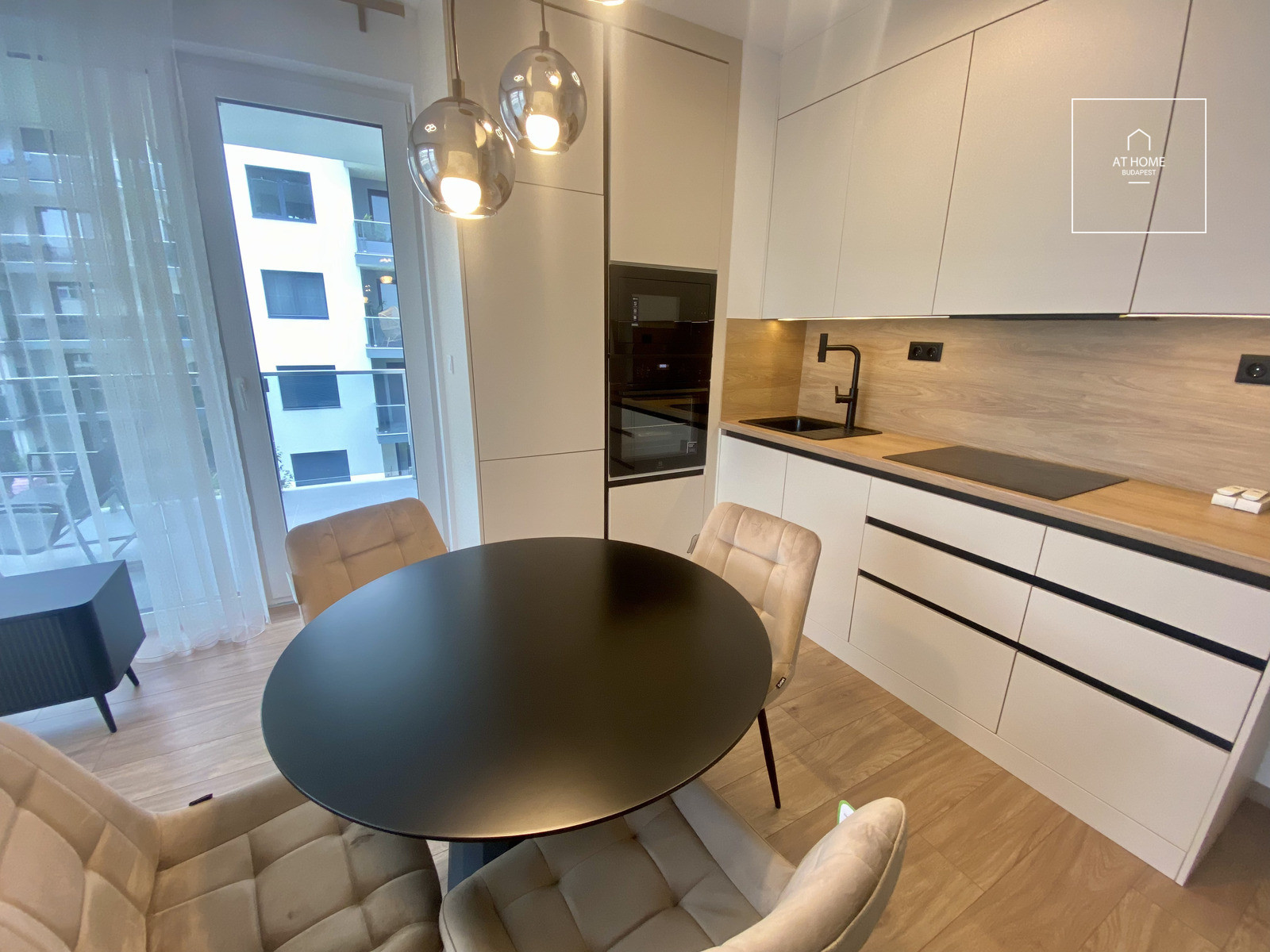 Newly-built 54 sqm Apartment with Terrace for Rent in a Condominium in Lőportárdűlő, District XIII