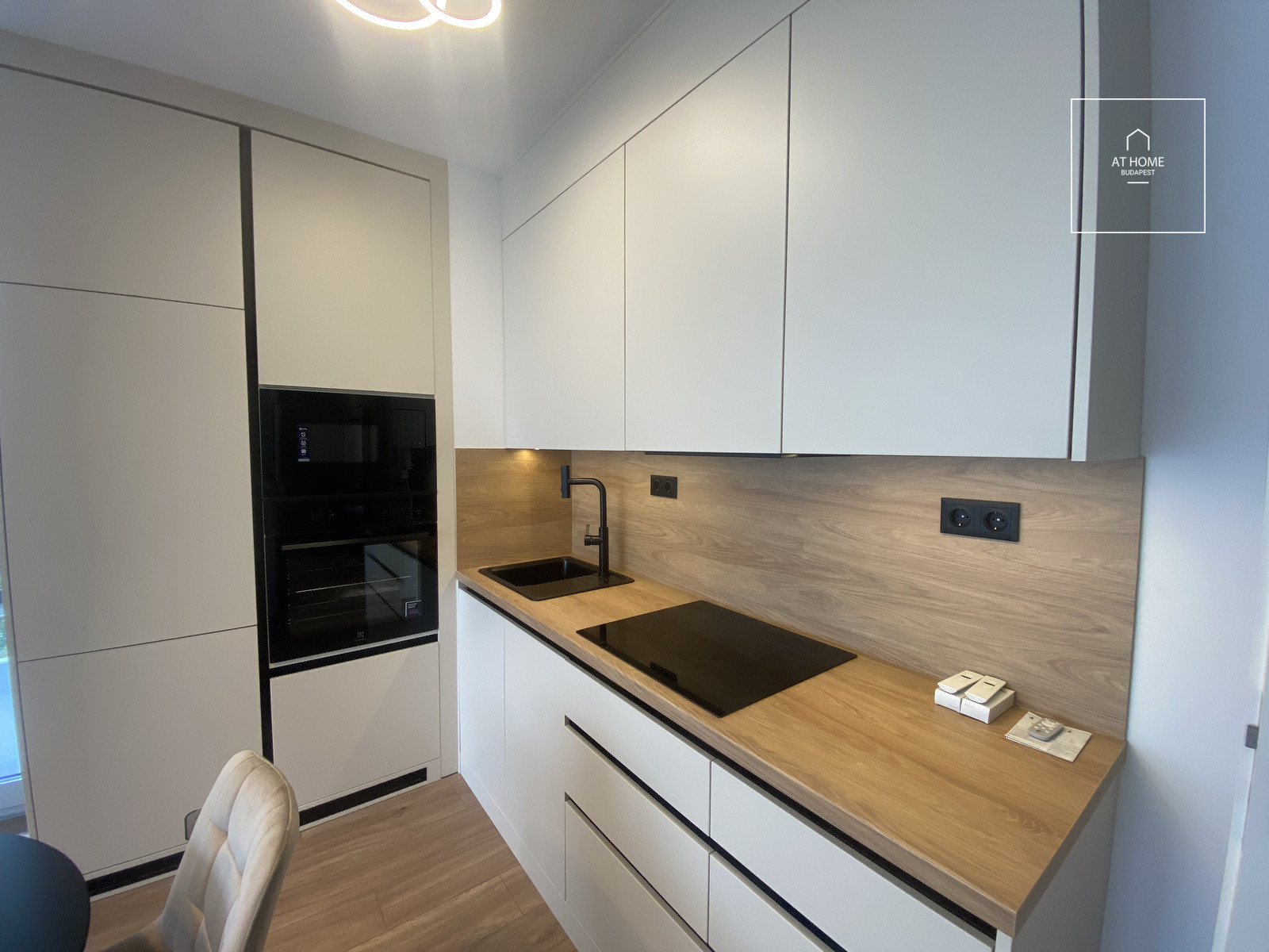 Newly-built 54 sqm Apartment with Terrace for Rent in a Condominium in Lőportárdűlő, District XIII