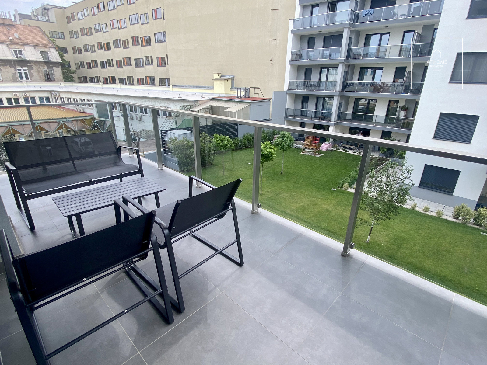 Newly-built 54 sqm Apartment with Terrace for Rent in a Condominium in Lőportárdűlő, District XIII