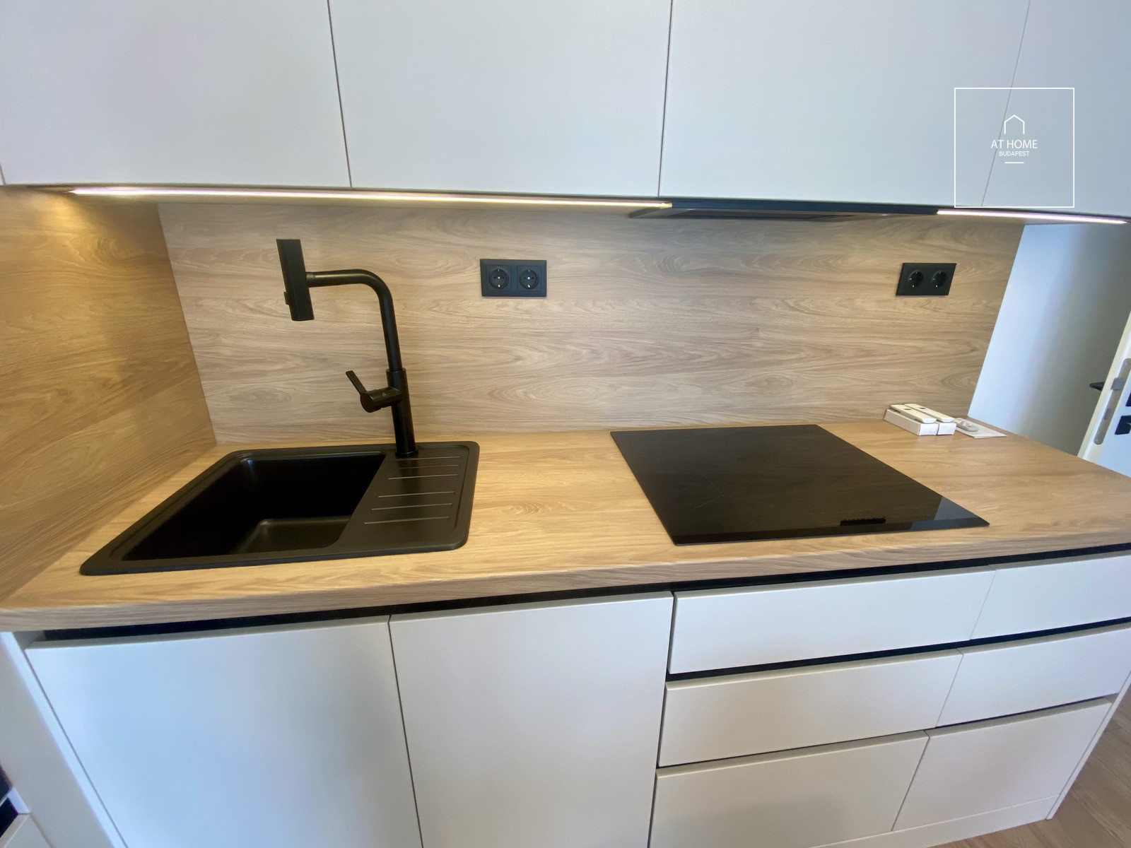 Newly-built 54 sqm Apartment with Terrace for Rent in a Condominium in Lőportárdűlő, District XIII