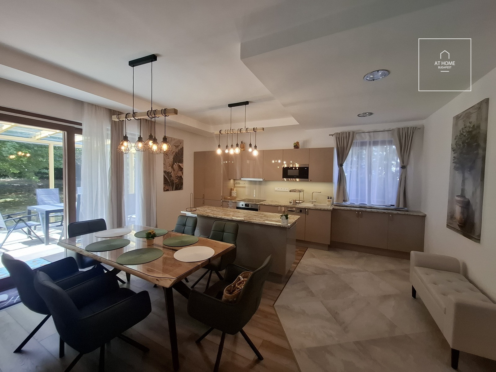 Luxurious 240 sqm Detached House for Rent in Nagykovácsi