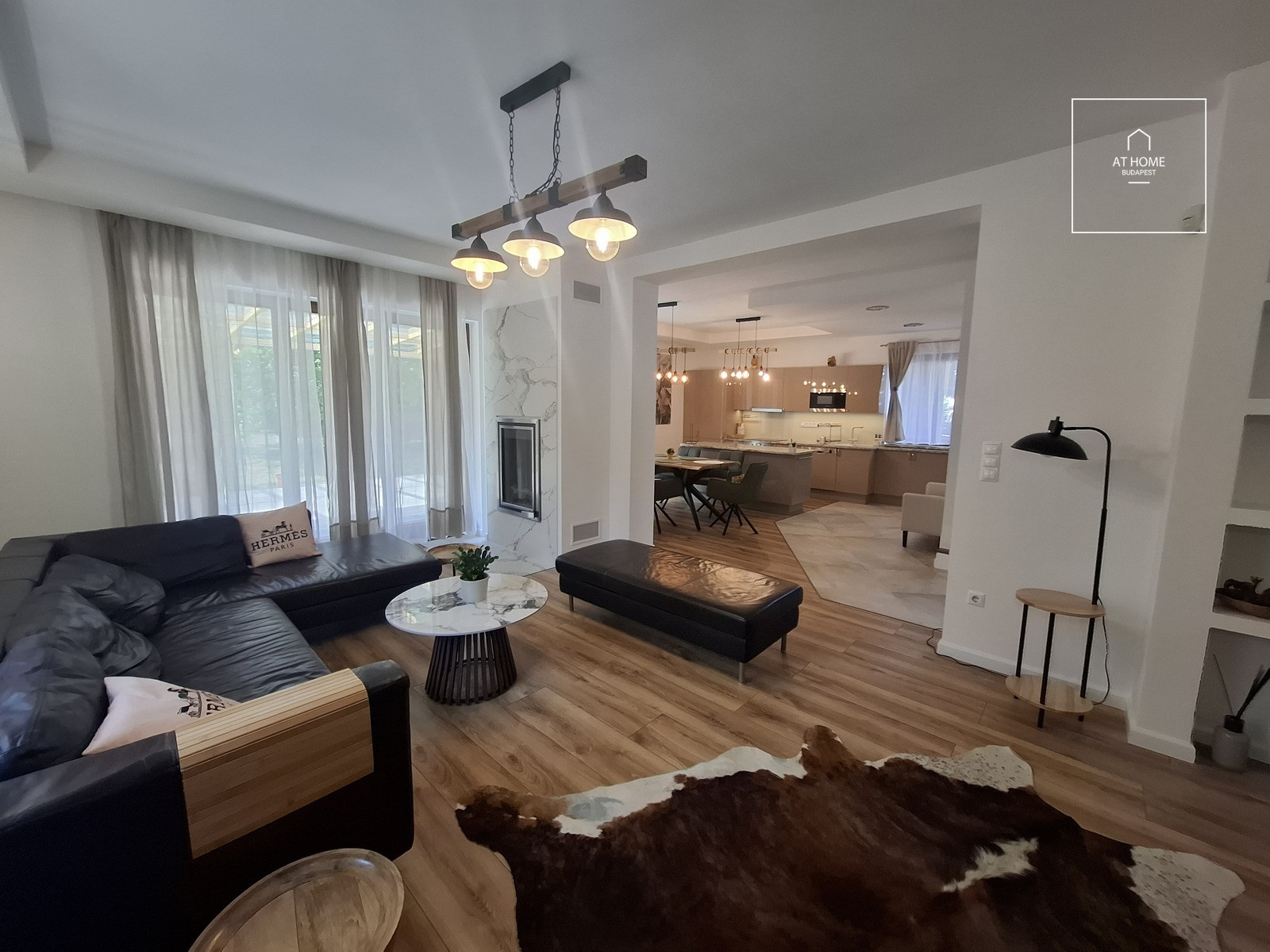 Luxurious 240 sqm Detached House for Rent in Nagykovácsi