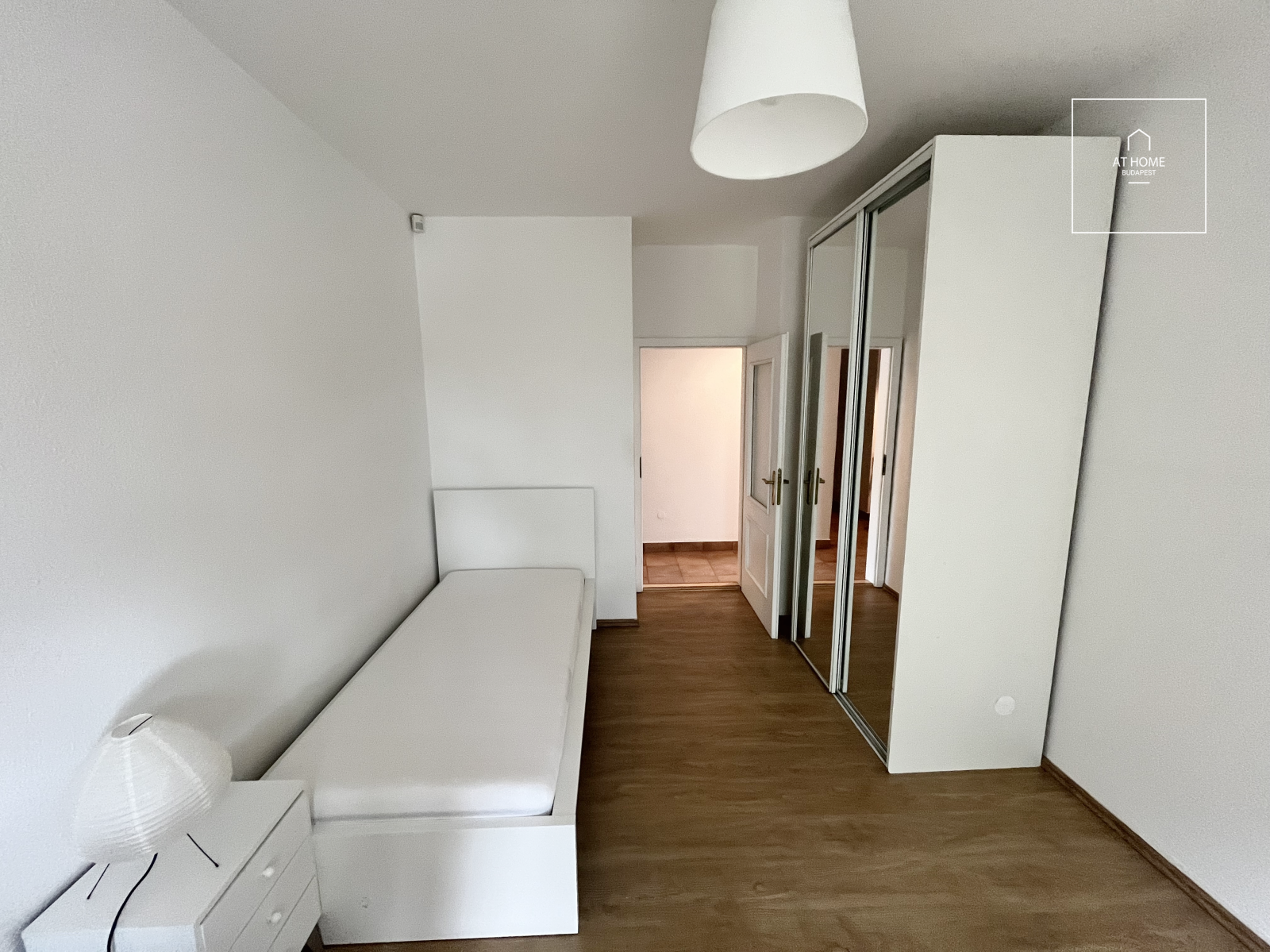 Spacious apartment with private garden connection Budapest II. district, Zöldmál