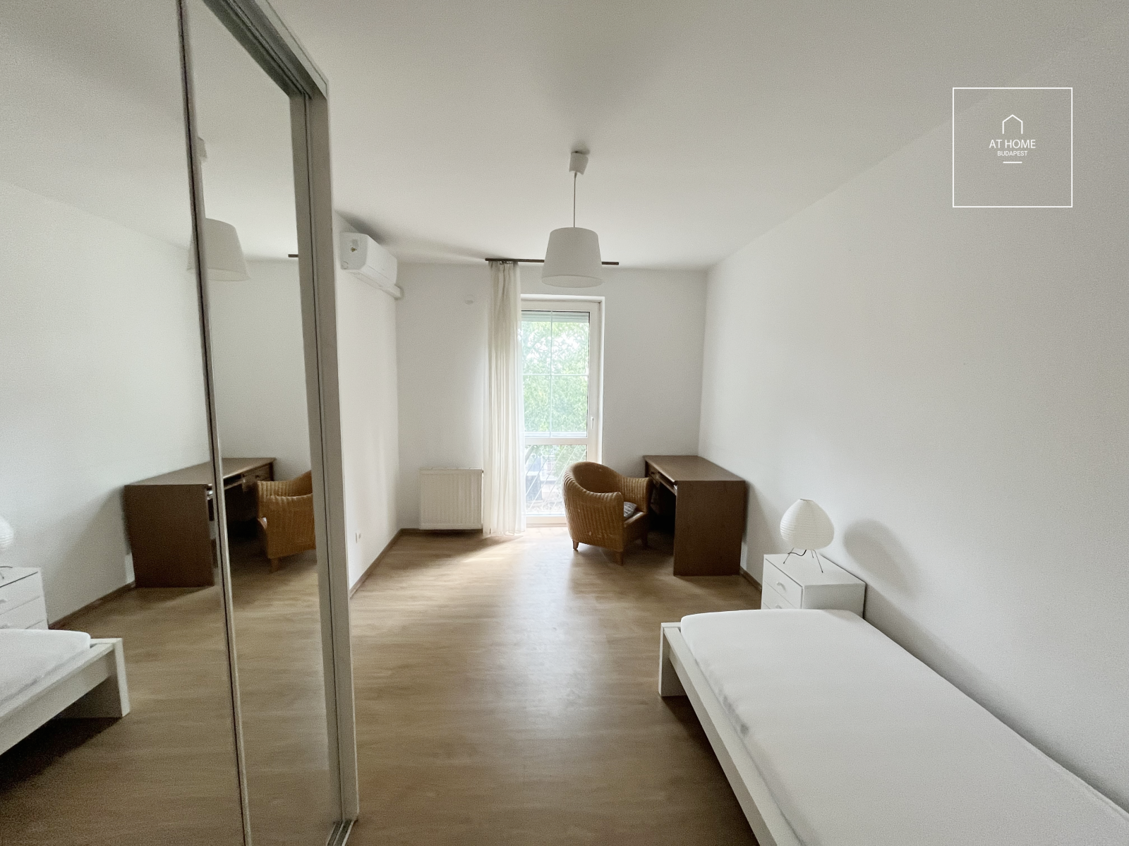 Spacious apartment with private garden connection Budapest II. district, Zöldmál