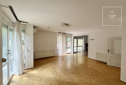 Spacious apartment with private garden connection Budapest II. district, Zöldmál