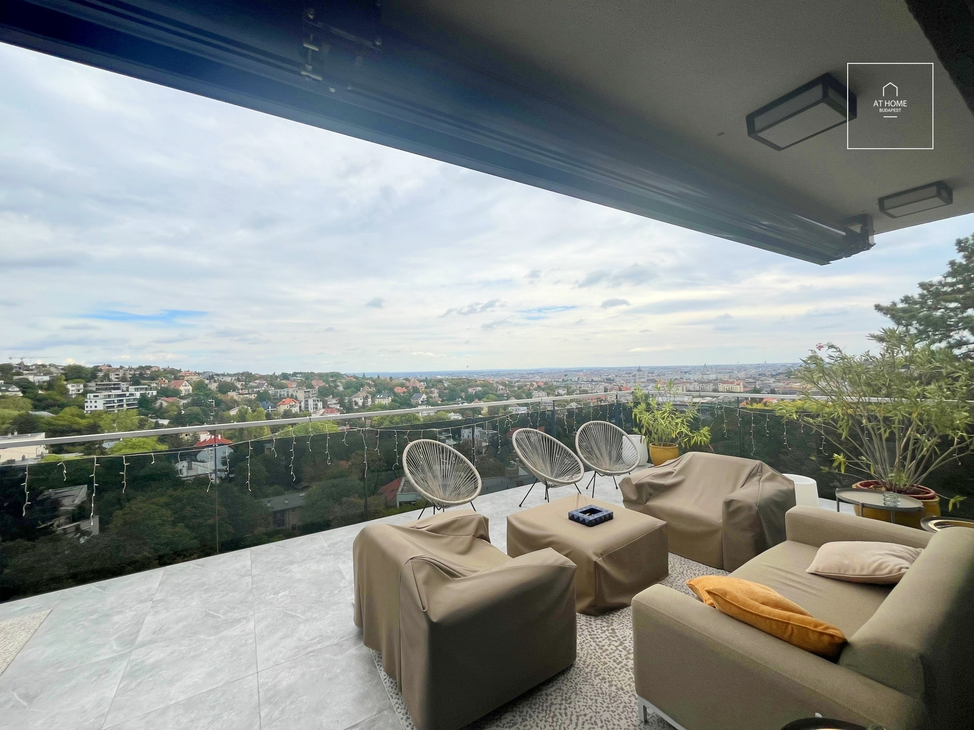 Exclusive panoramic penthouse residence for sale in Rézmál, Budapest’s 2nd district