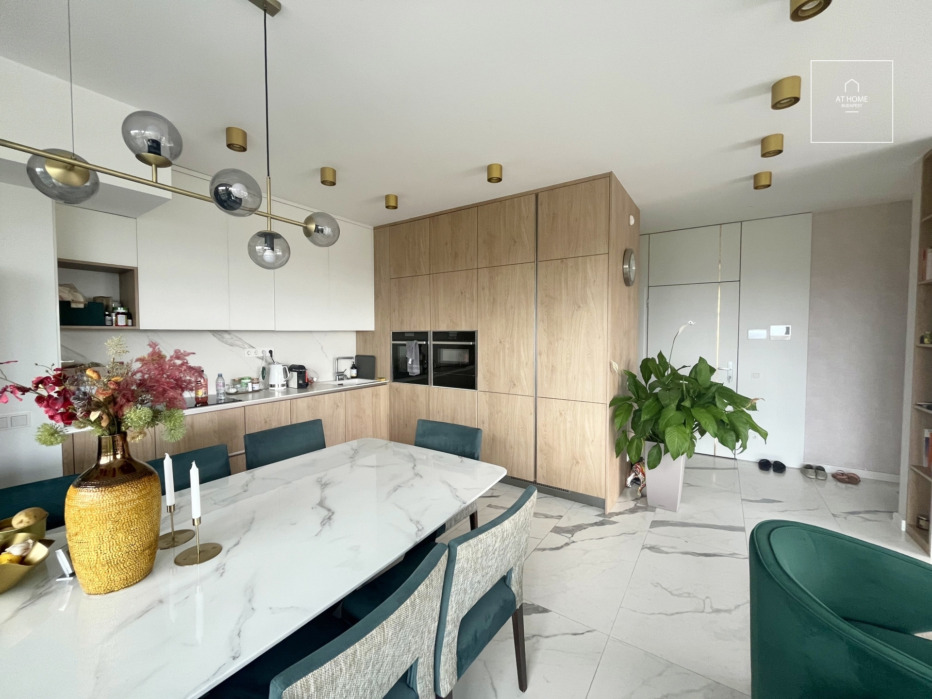 Exclusive panoramic penthouse residence for sale in Rézmál, Budapest’s 2nd district