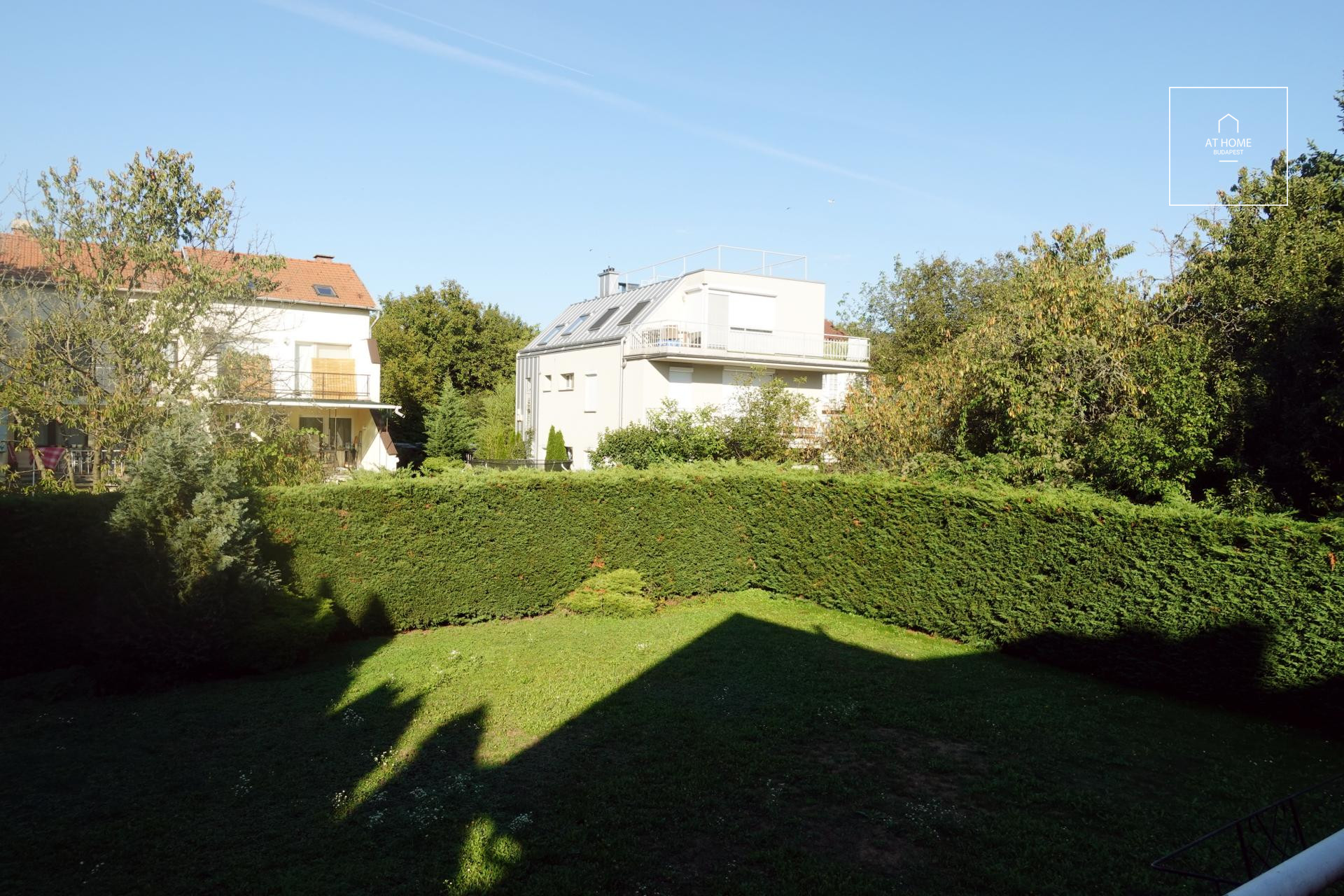 Exclusive detached house available for rent  II/A. district, Kővár