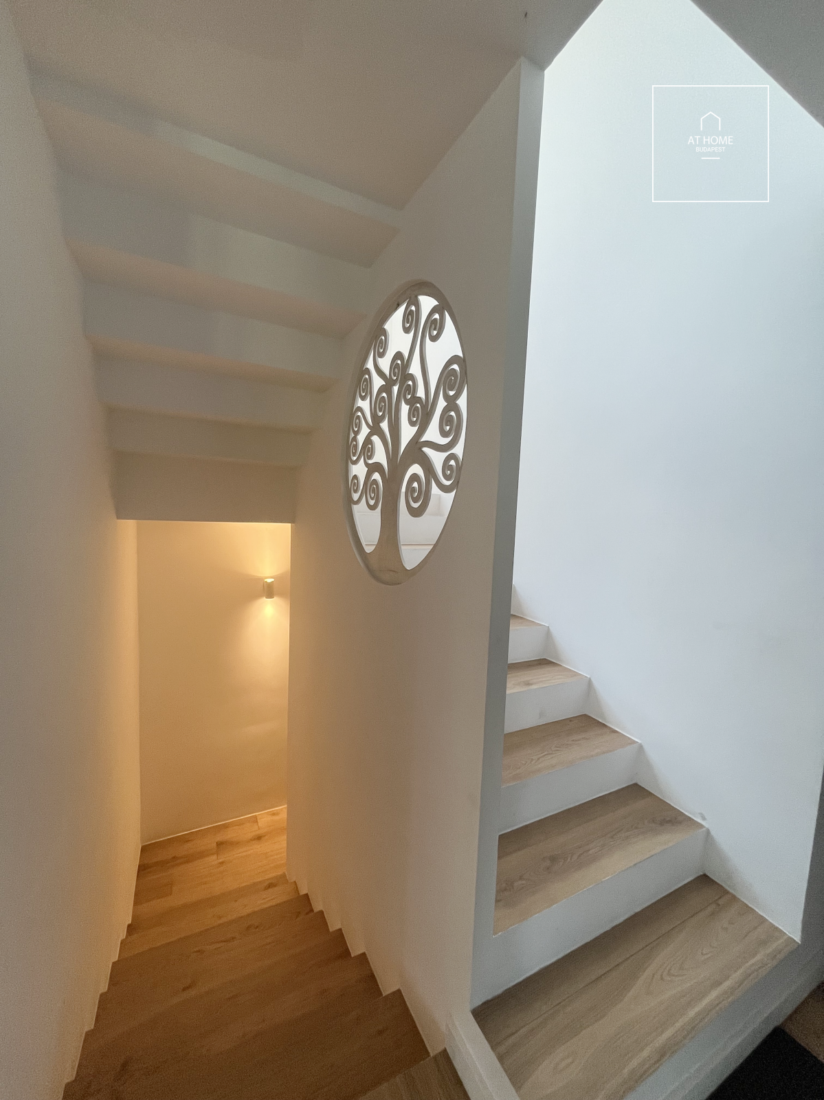 Modern Newly Built Family Home with Panoramic Views in Táborhegy