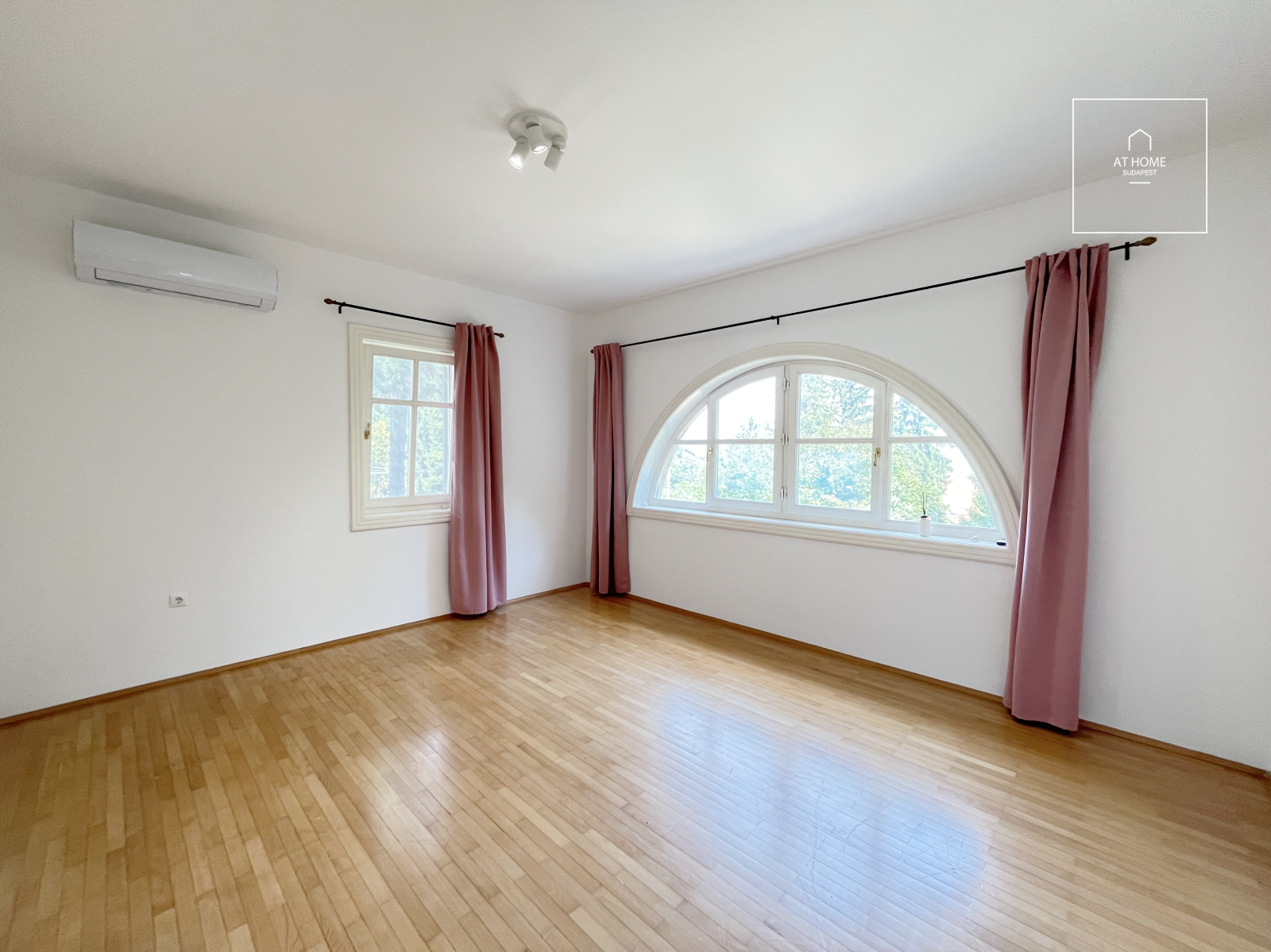 Mediterranean House in Testvérhegy, Budapest III – Close to the British School