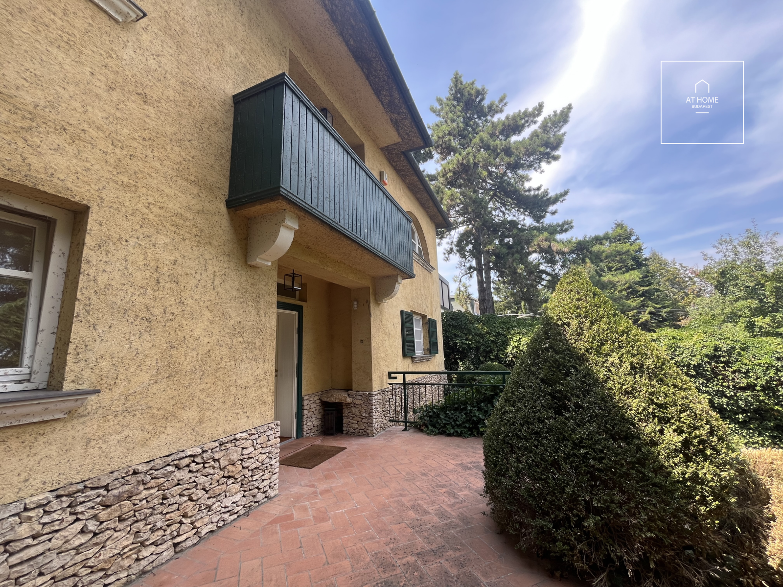 Mediterranean House in Testvérhegy, Budapest III – Close to the British School