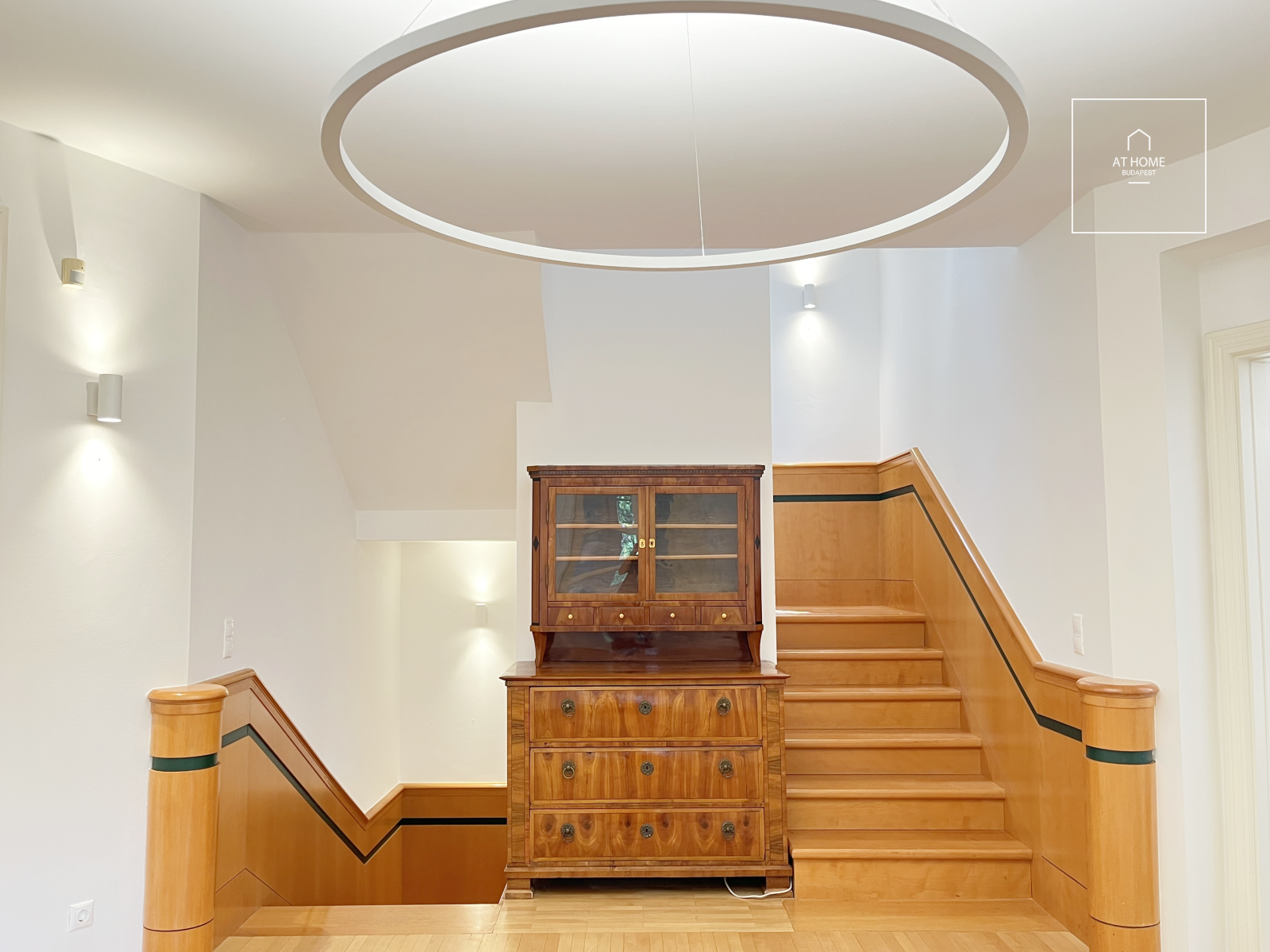 Mediterranean House in Testvérhegy, Budapest III – Close to the British School
