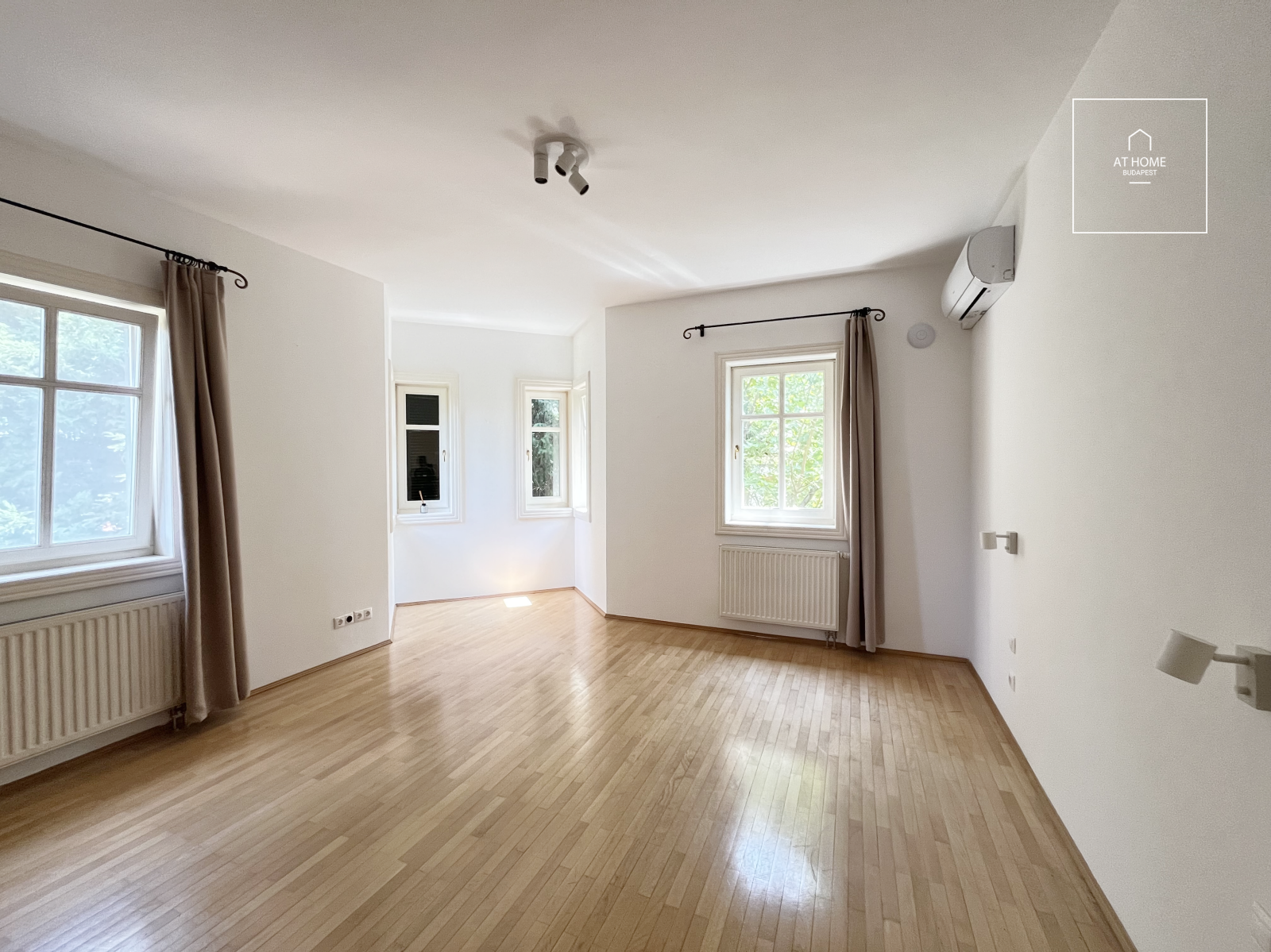 Mediterranean House in Testvérhegy, Budapest III – Close to the British School
