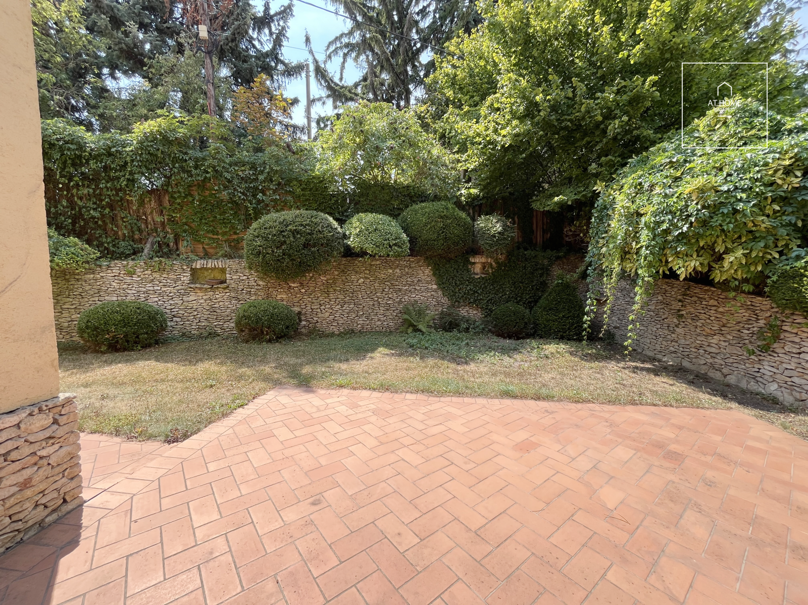 Mediterranean House in Testvérhegy, Budapest III – Close to the British School