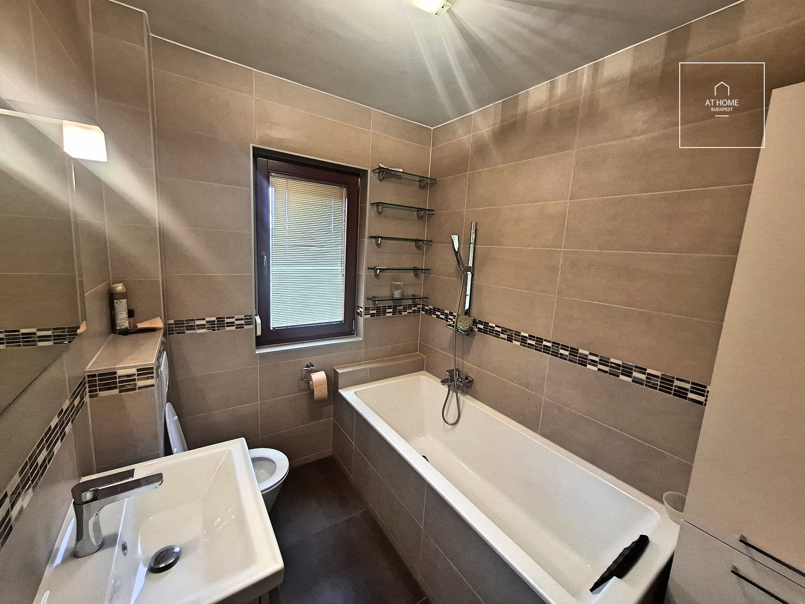MODERN SEMI-DETACHED HOME IN A PEACEFUL GREEN SETTING – BUDAPEST III DISTRICT