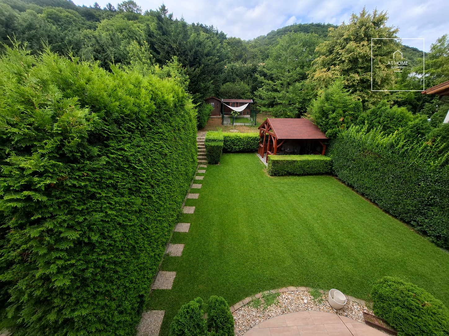 MODERN SEMI-DETACHED HOME IN A PEACEFUL GREEN SETTING – BUDAPEST III DISTRICT